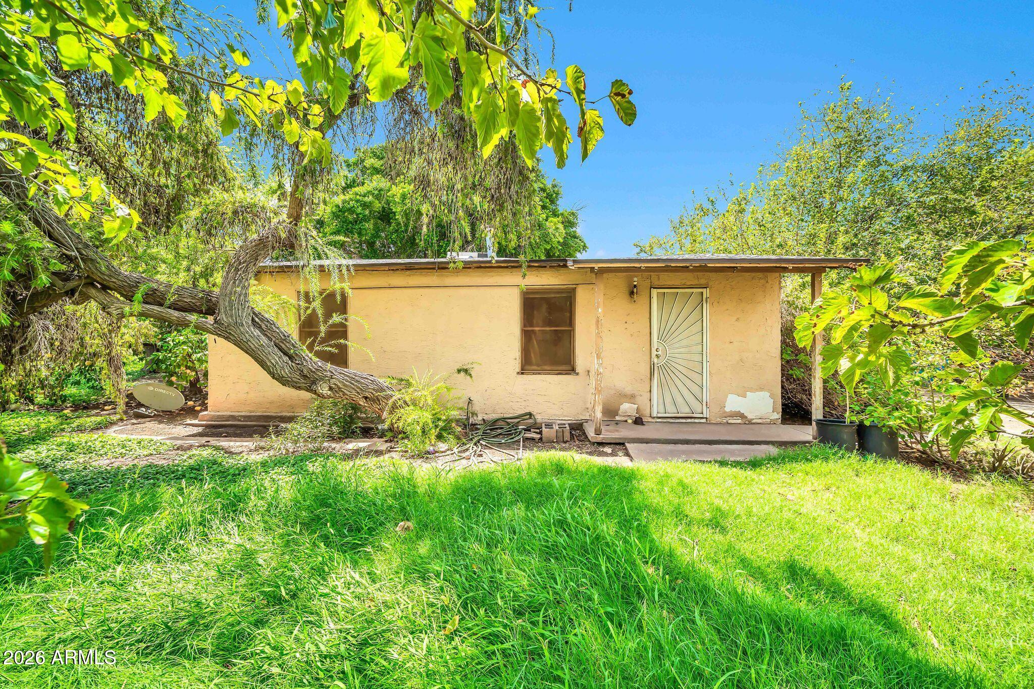 915 W Tamarisk Street — photo