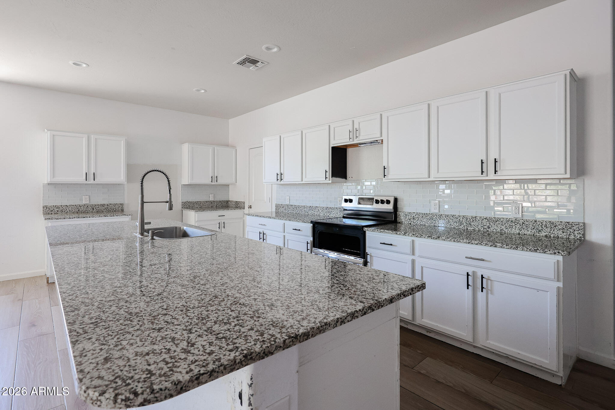 25640 W Coles Road — photo