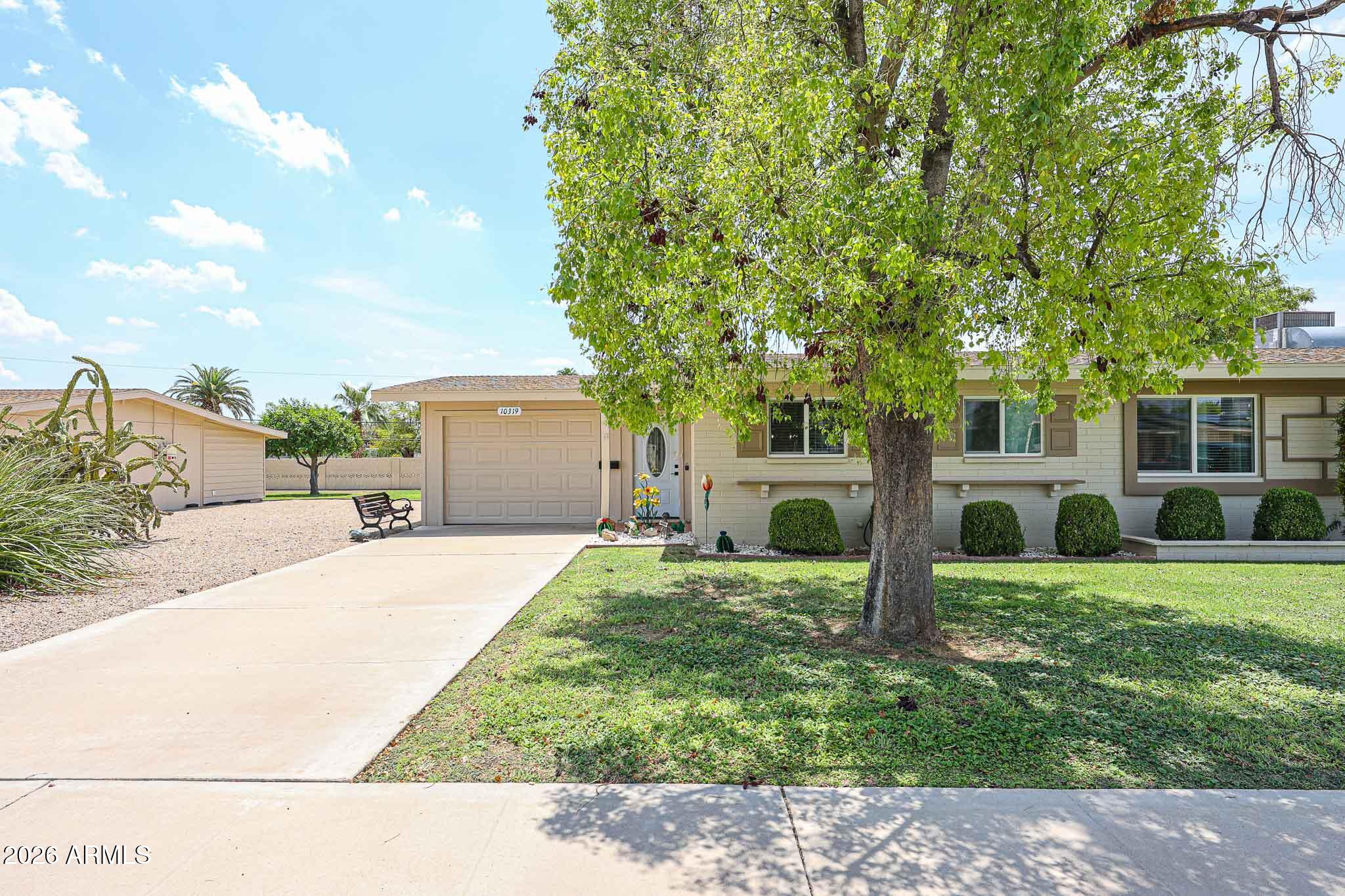 10319 W Clair Drive — photo