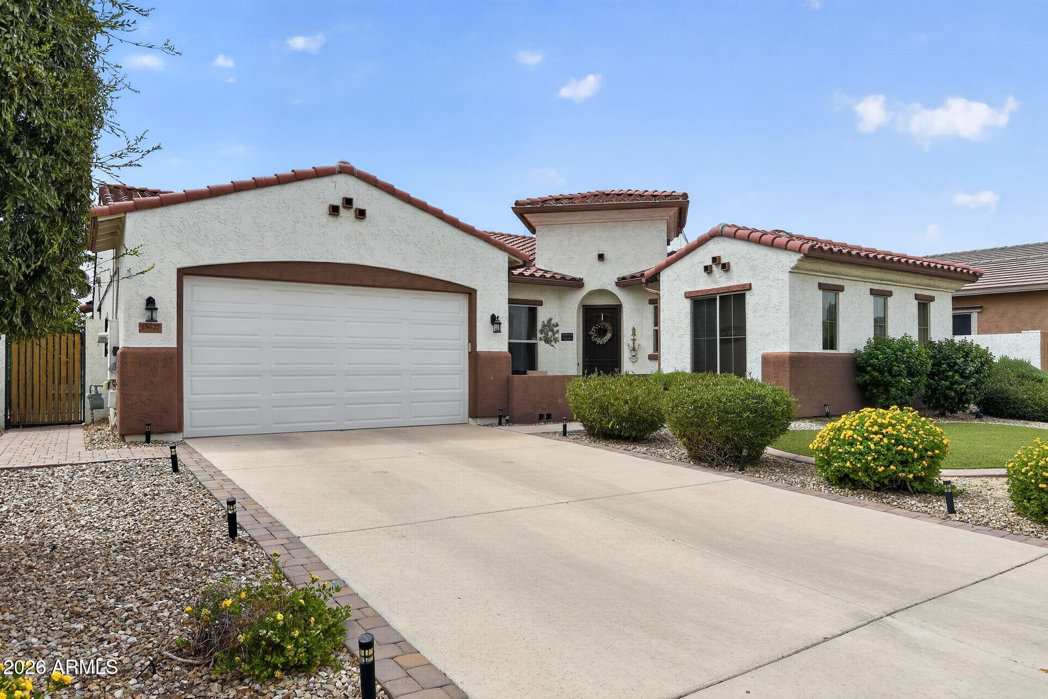 15627 W Berkeley Road — photo