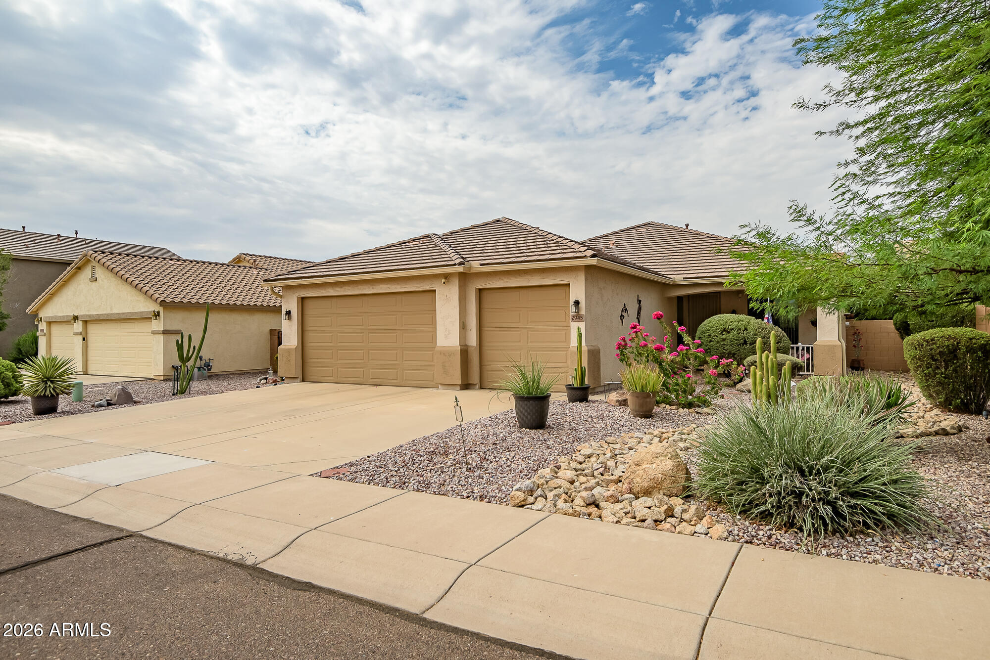 2945 W Goldmine Mountain Drive — photo