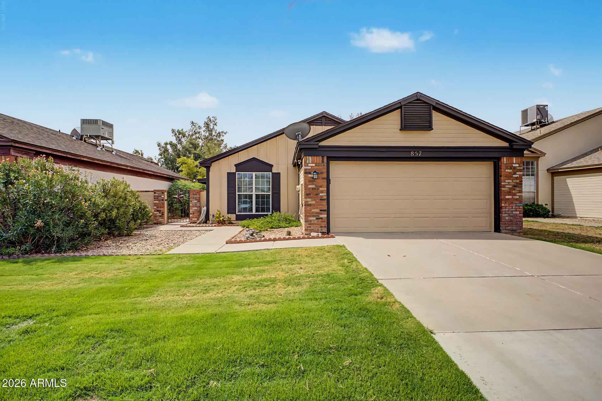 857 E Manor Drive — photo