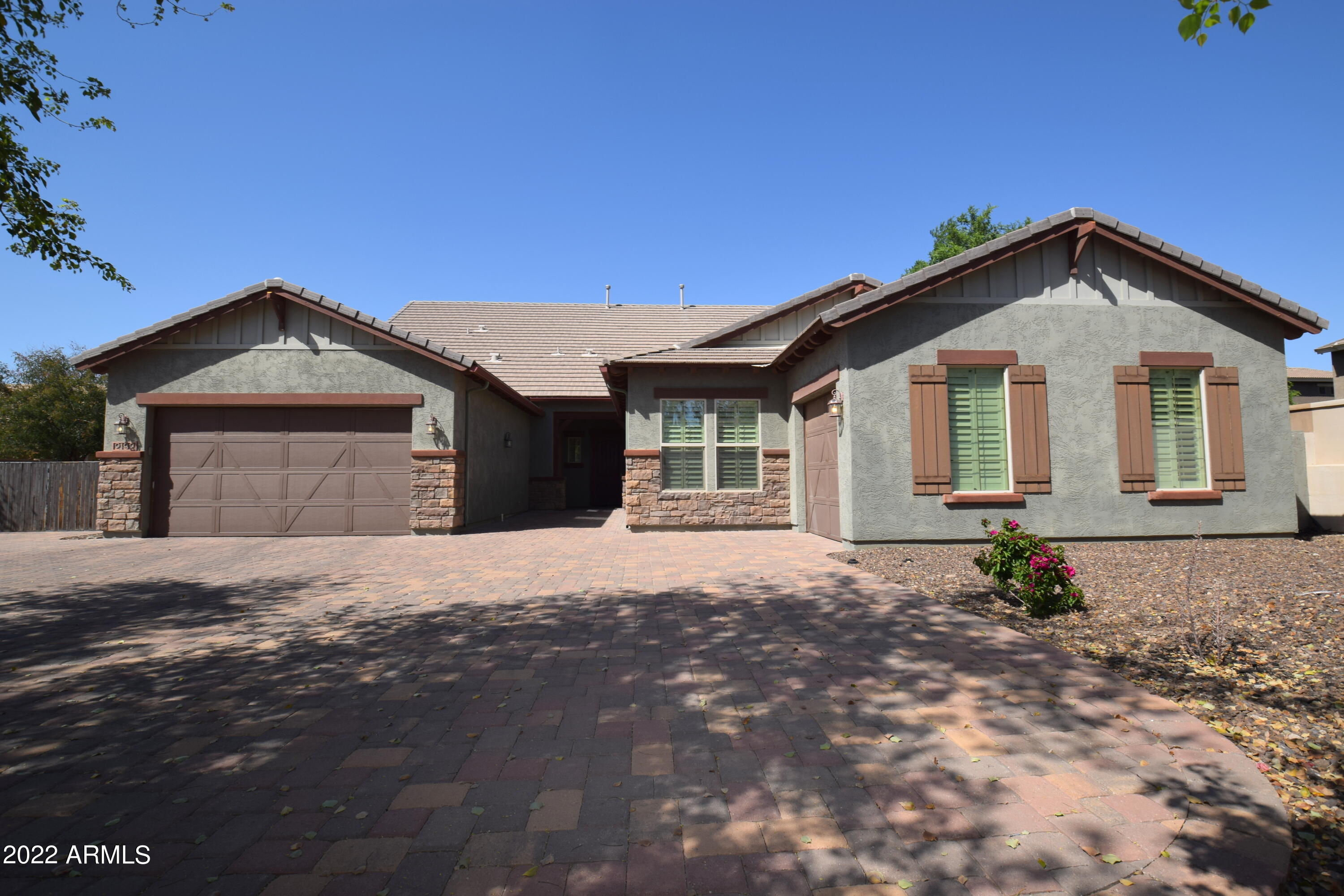 2192 E Coconino Place — photo