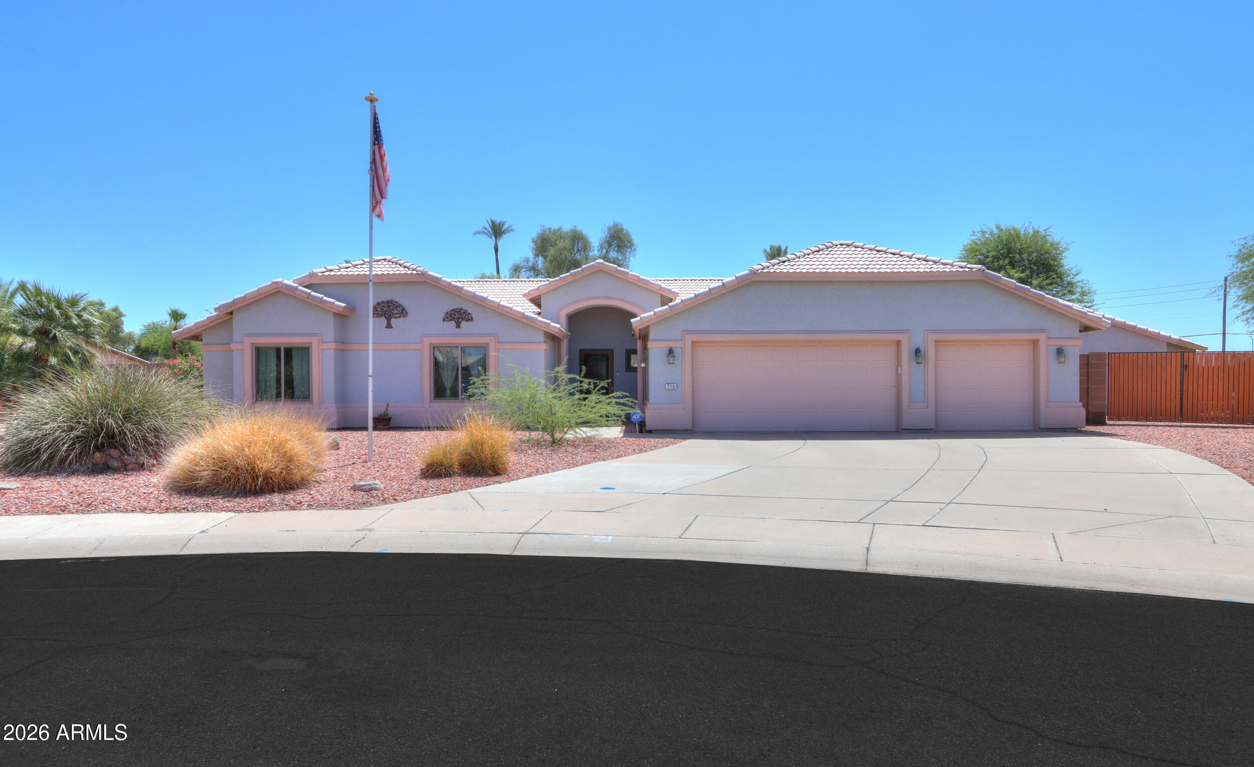 216 E Pebble Court — photo