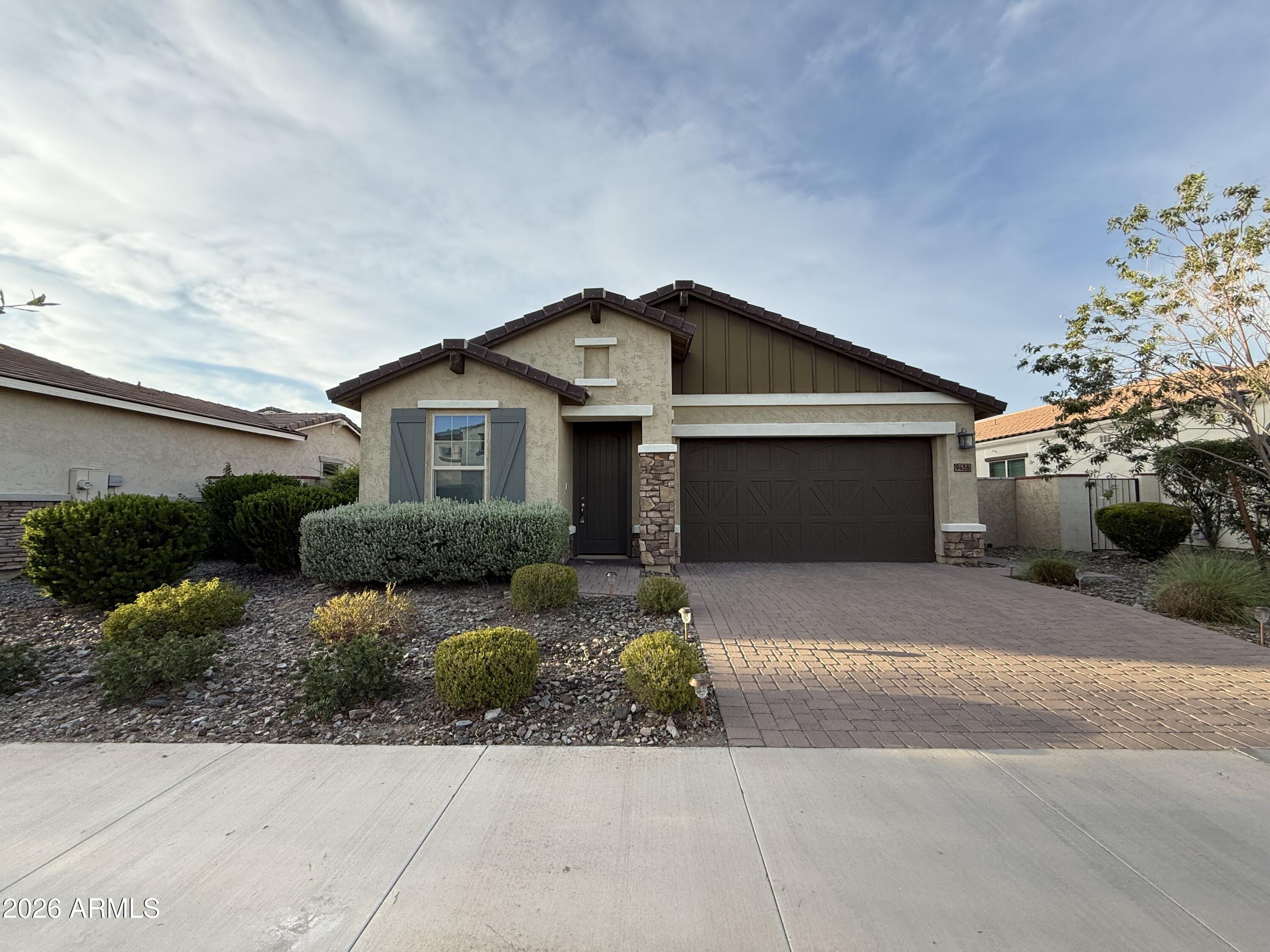 9458 E Thatcher Avenue — photo
