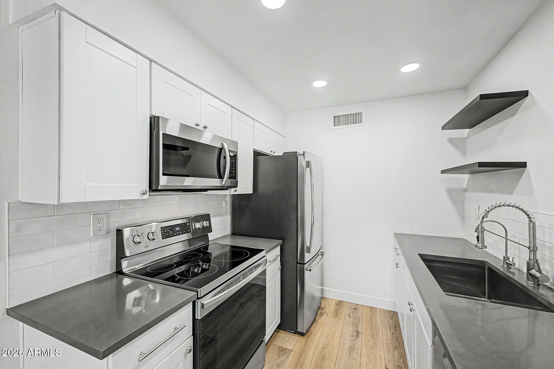 5631 S Bounty Court B — photo