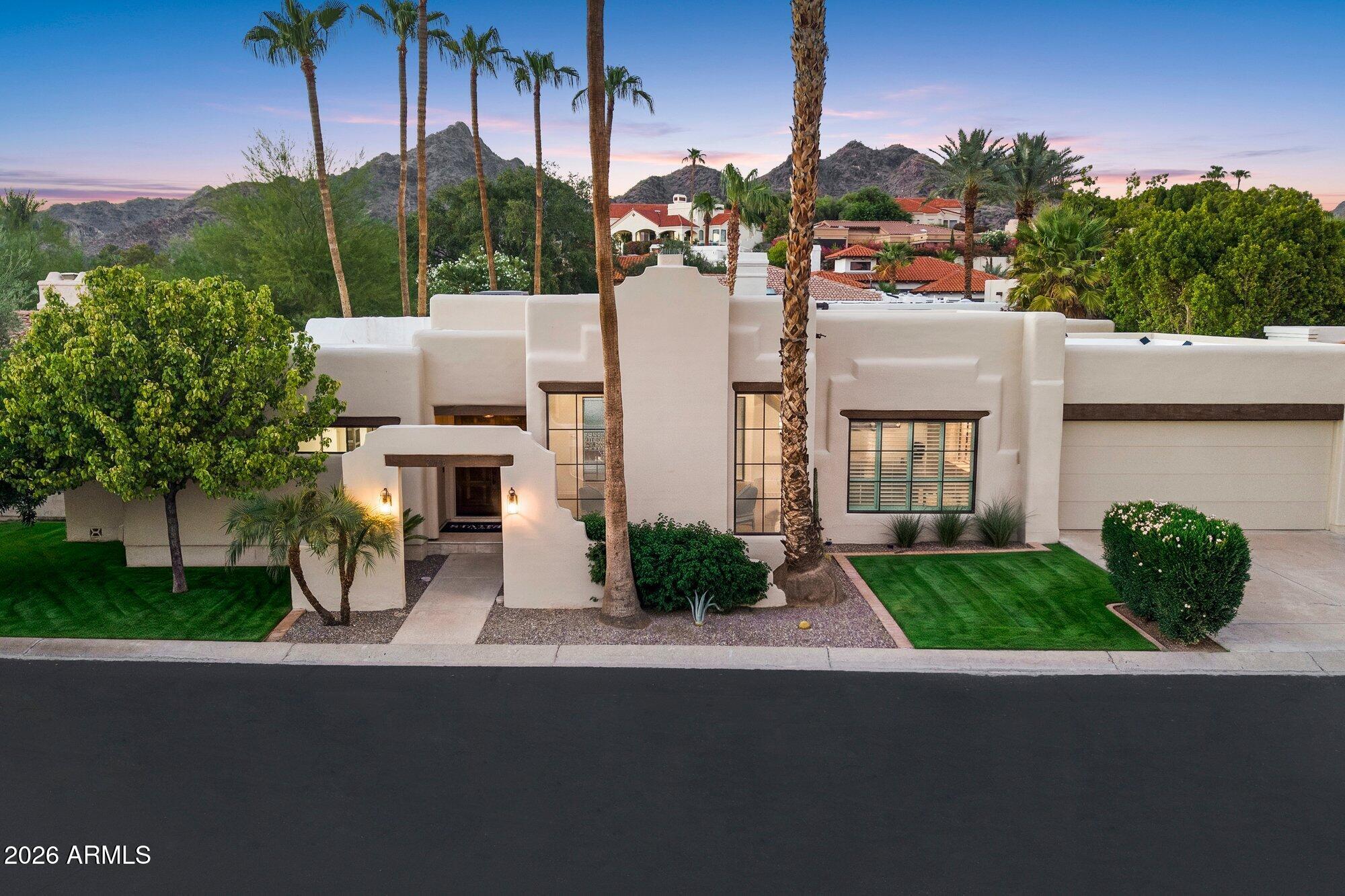 3116 E Rose Lane — photo