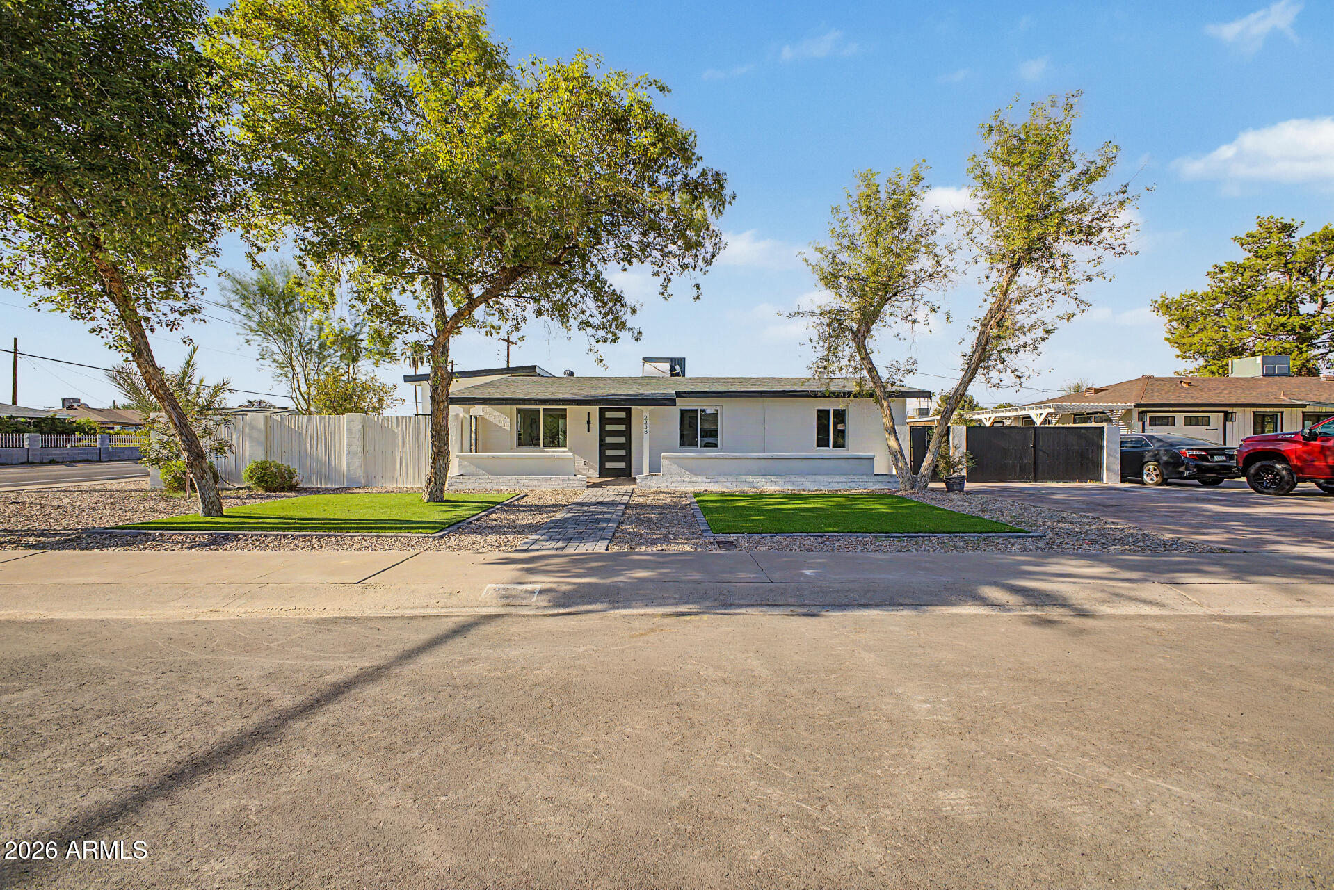 2238 W Catalina Drive — photo