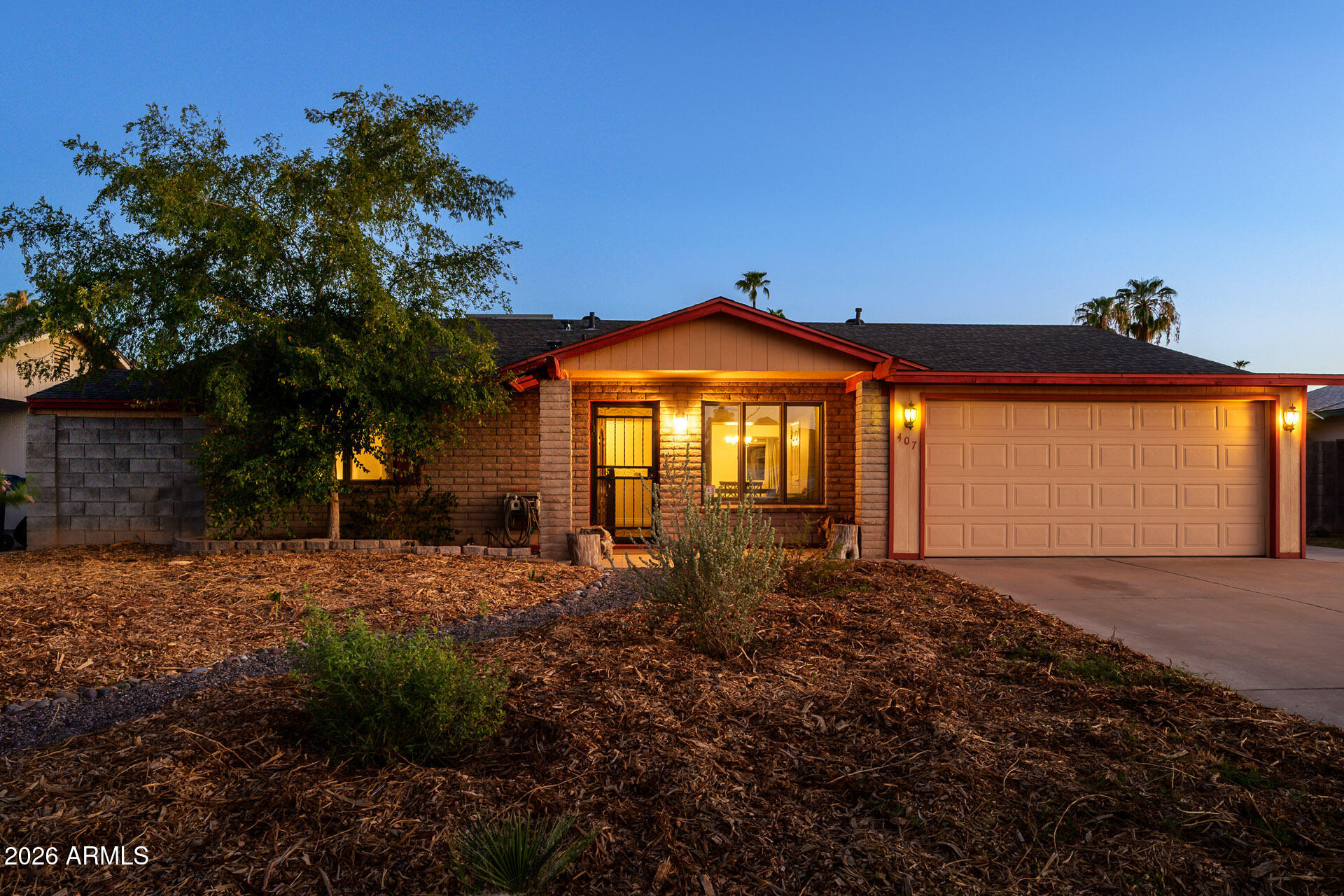 407 E Julie Drive — photo