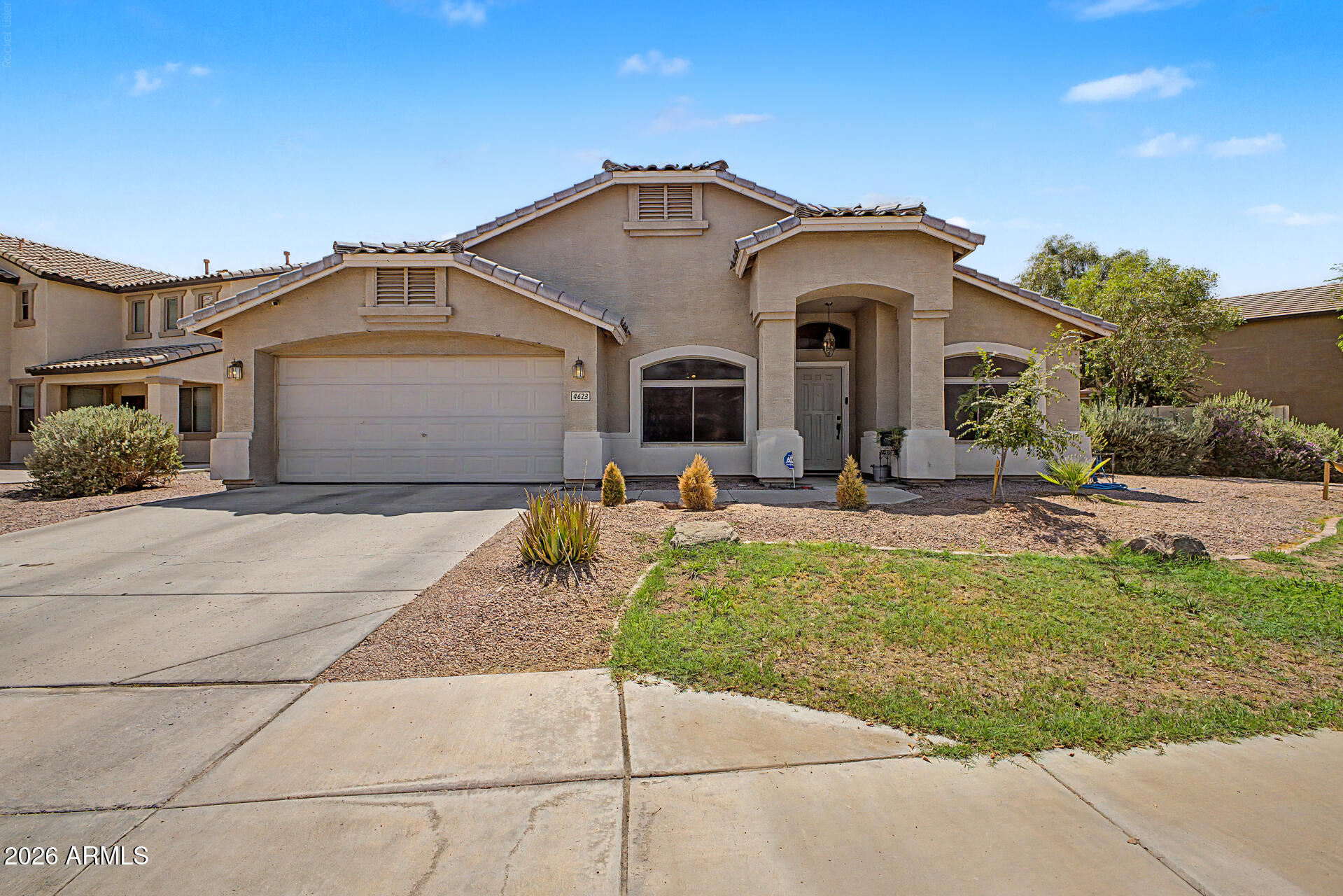4623 W Desert Lane — photo