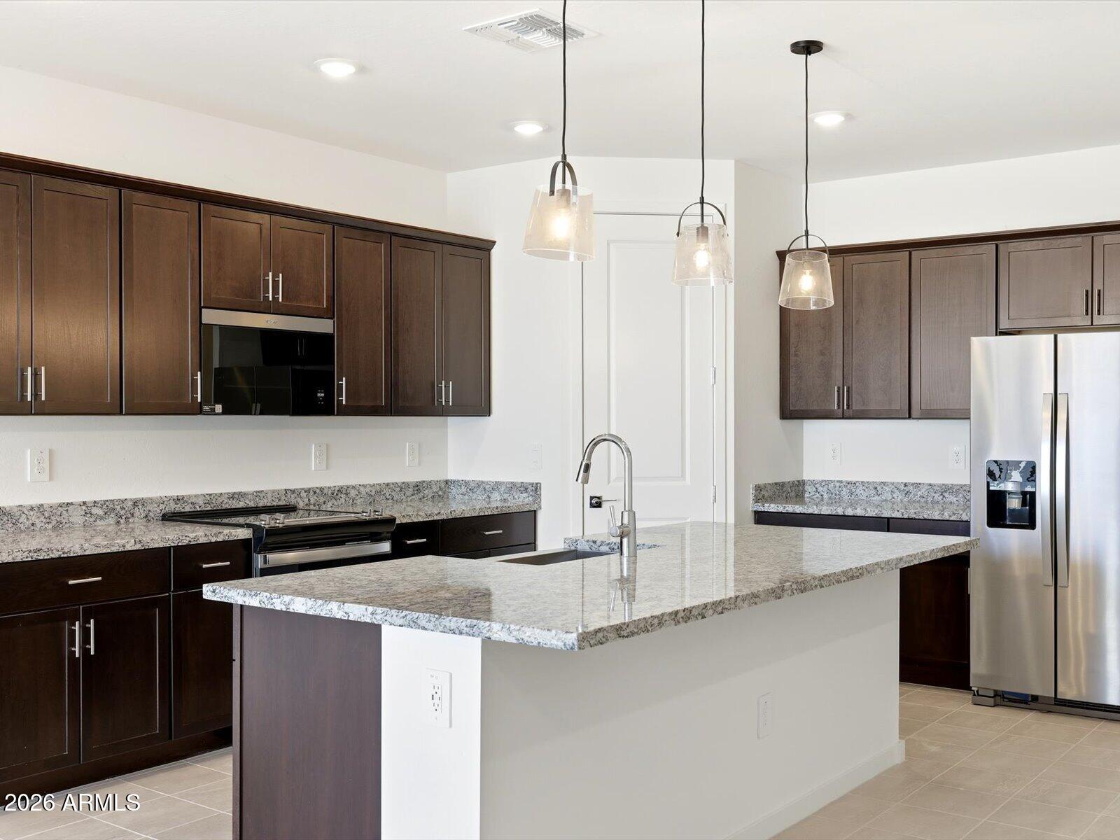 24456 W Gwen Street — photo