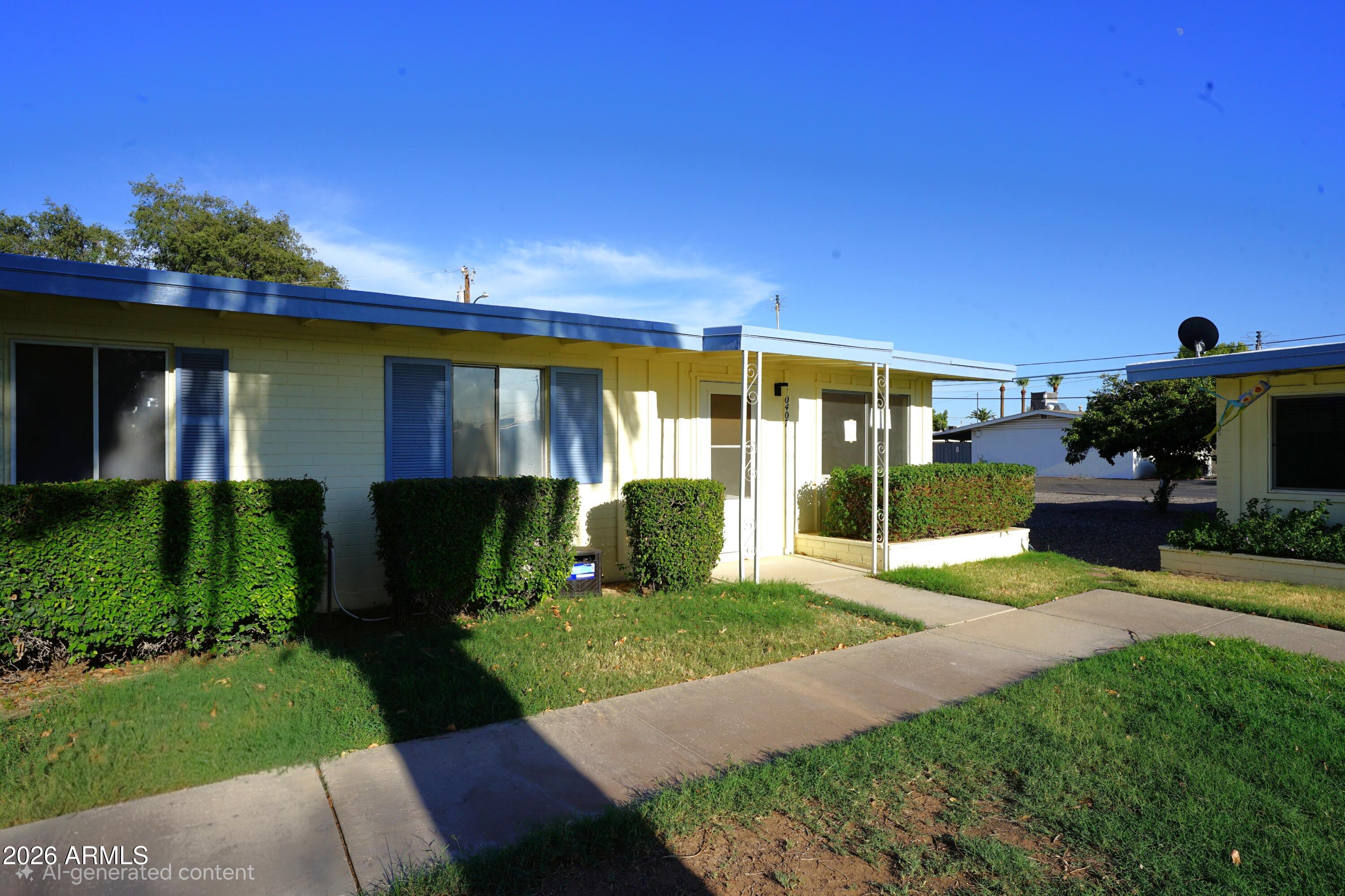 10407 W Peoria Avenue — photo