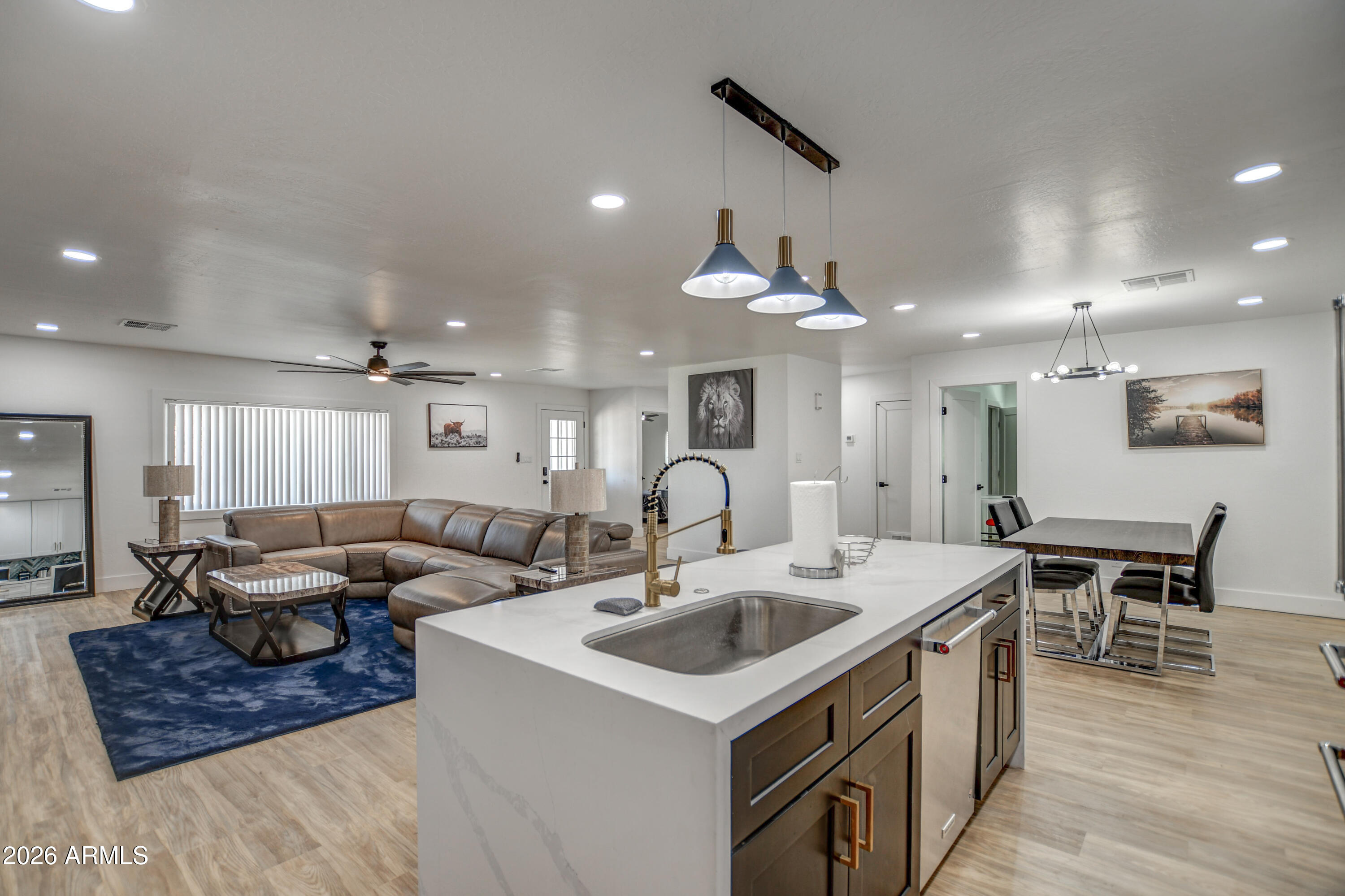 1725 W Mitchell Drive — photo