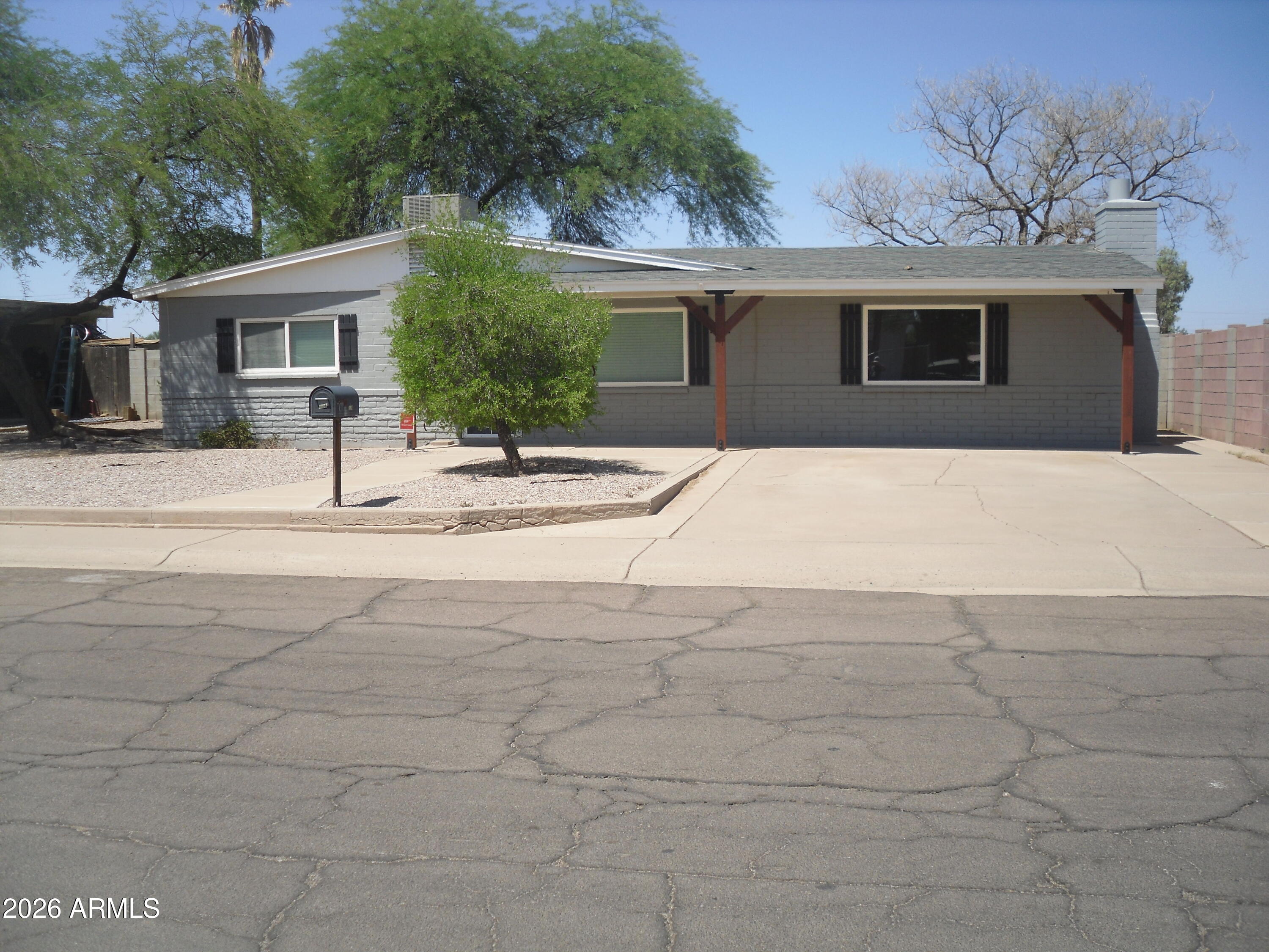 226 W Cholla Street W — photo