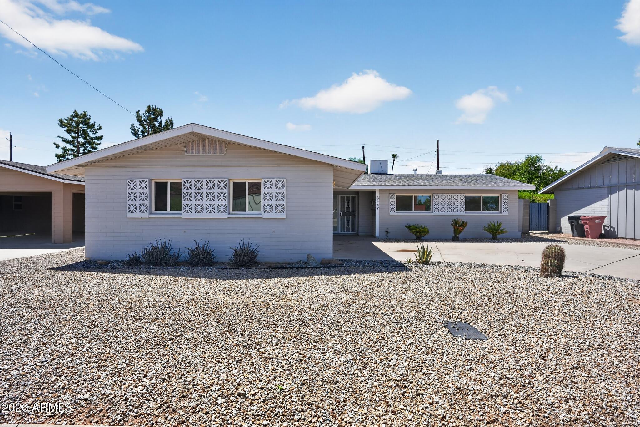 8449 E Jackrabbit Road — photo