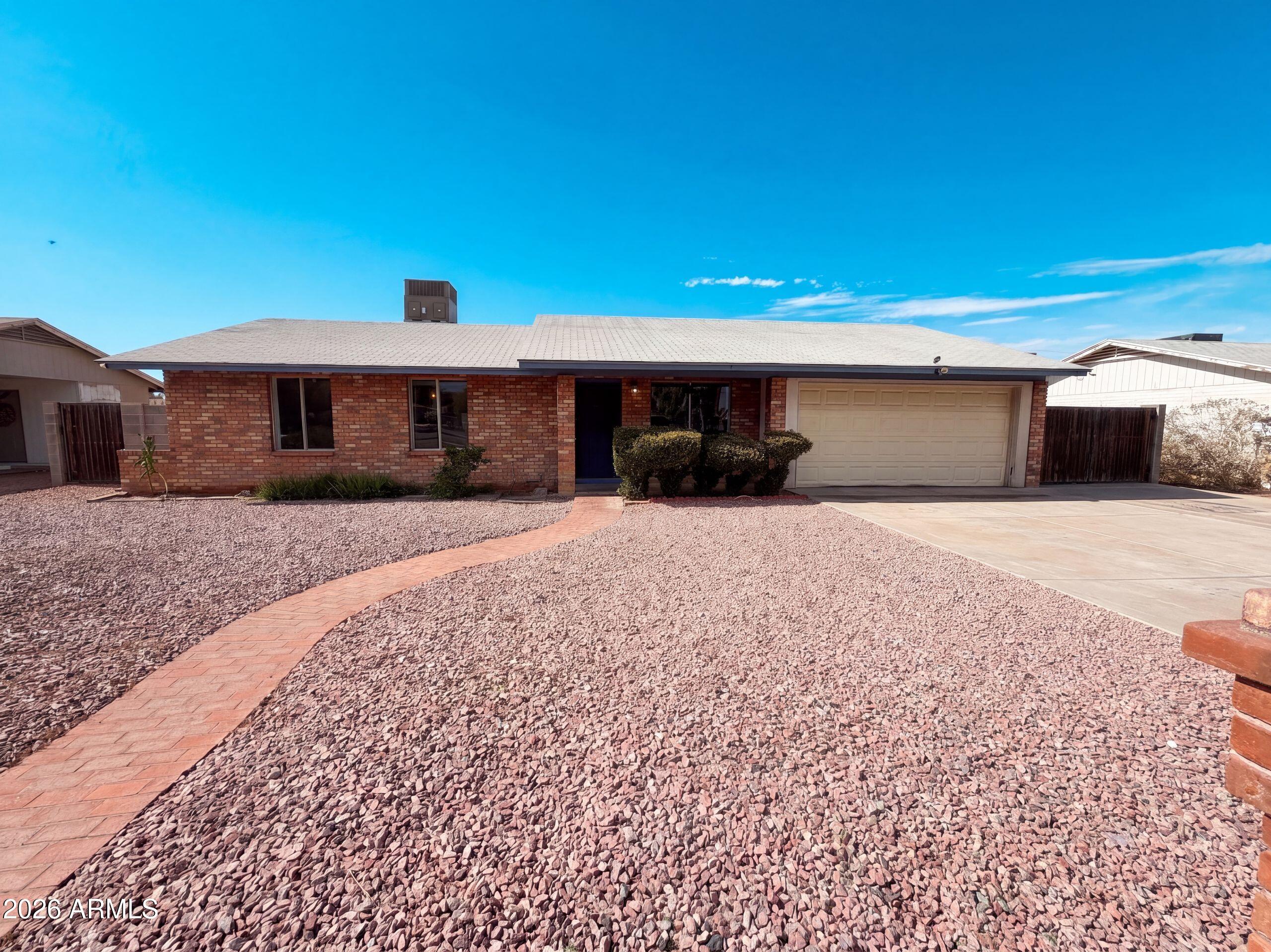 1413 W Behrend Drive — photo
