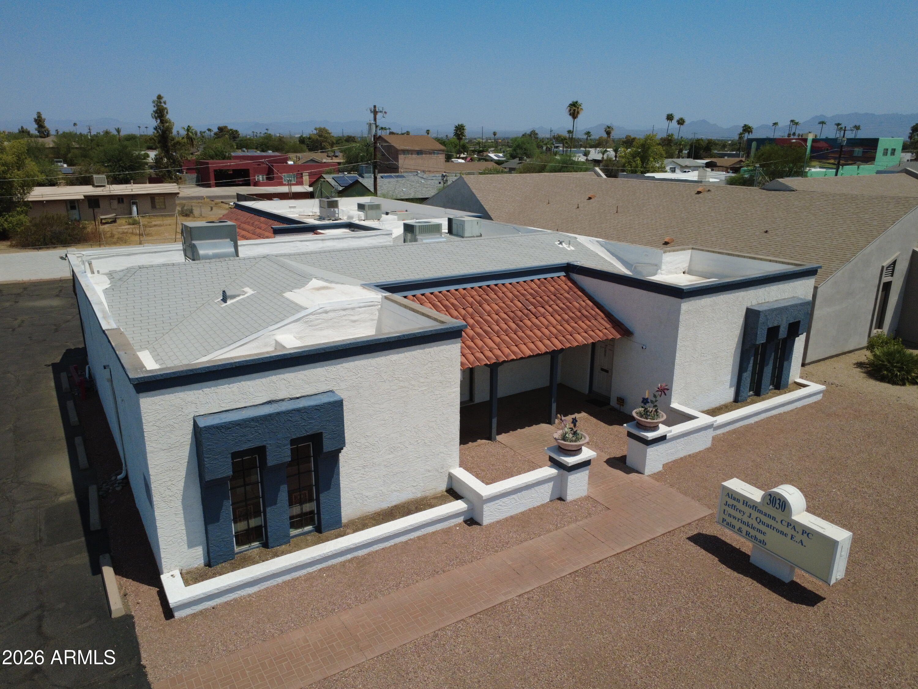 3030 E Cactus Road — photo