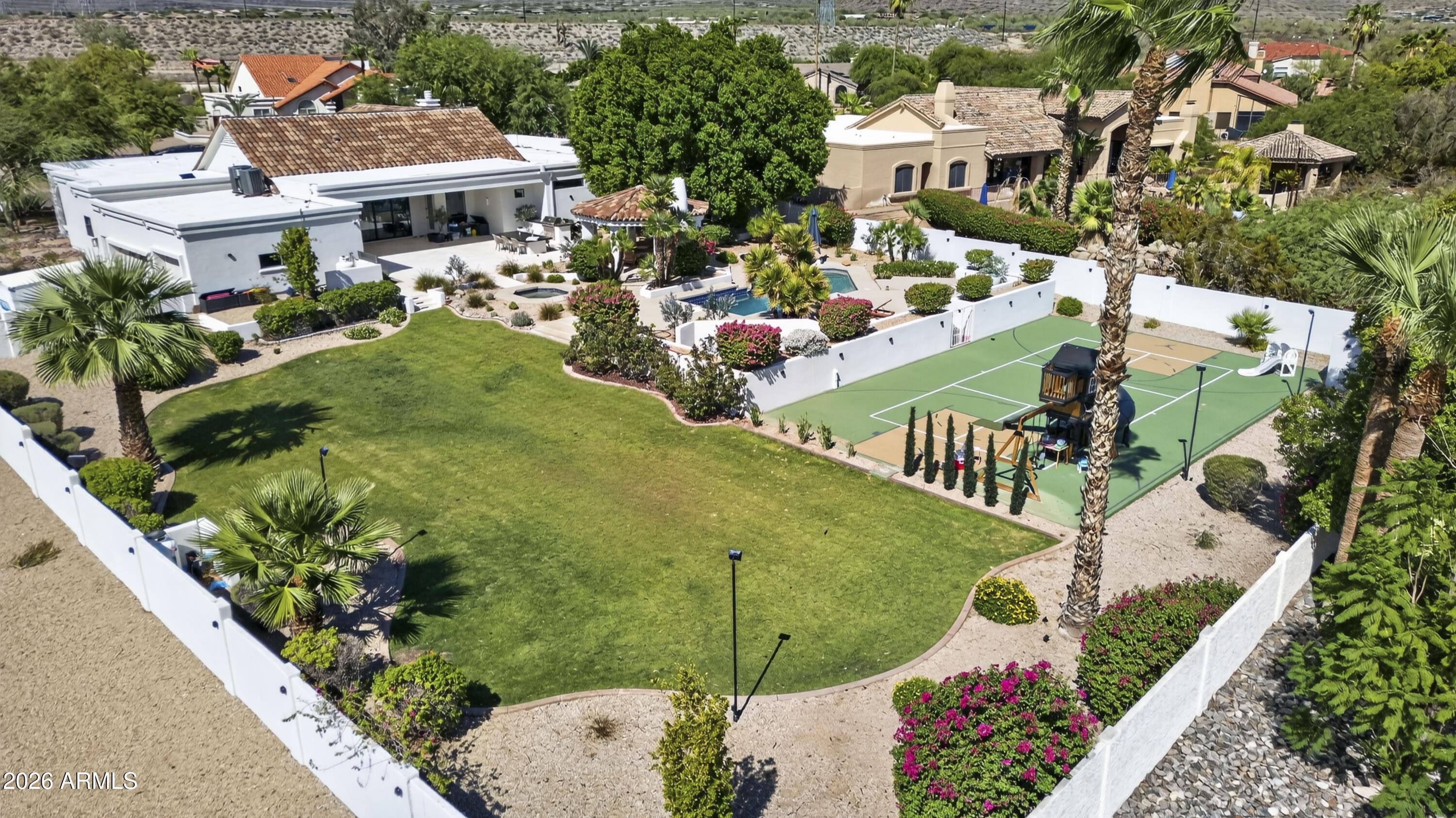 10541 E Windrose Drive — photo