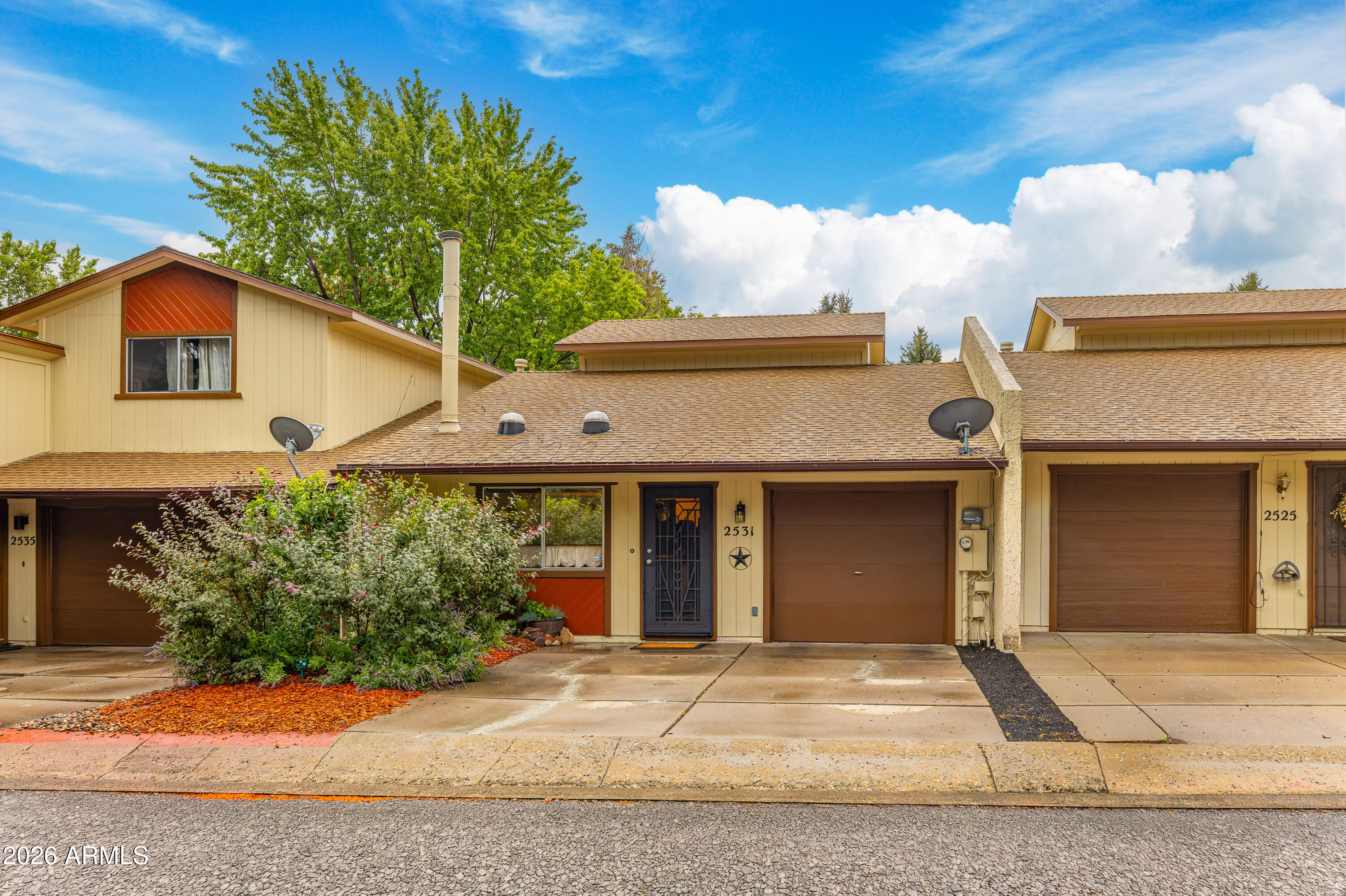 2531 E Jeffrey Loop — photo