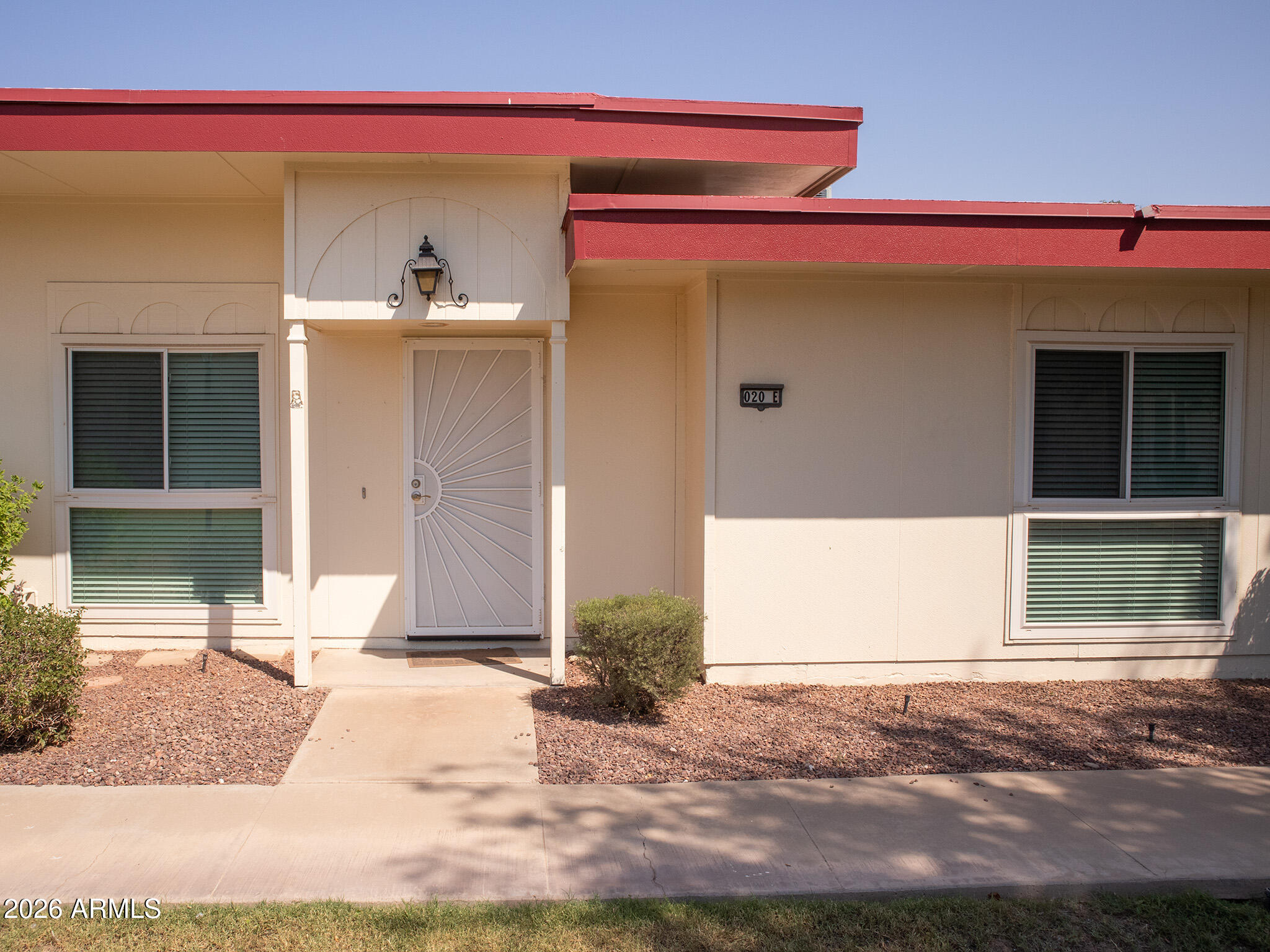 10020 W Royal Oak Road E — photo