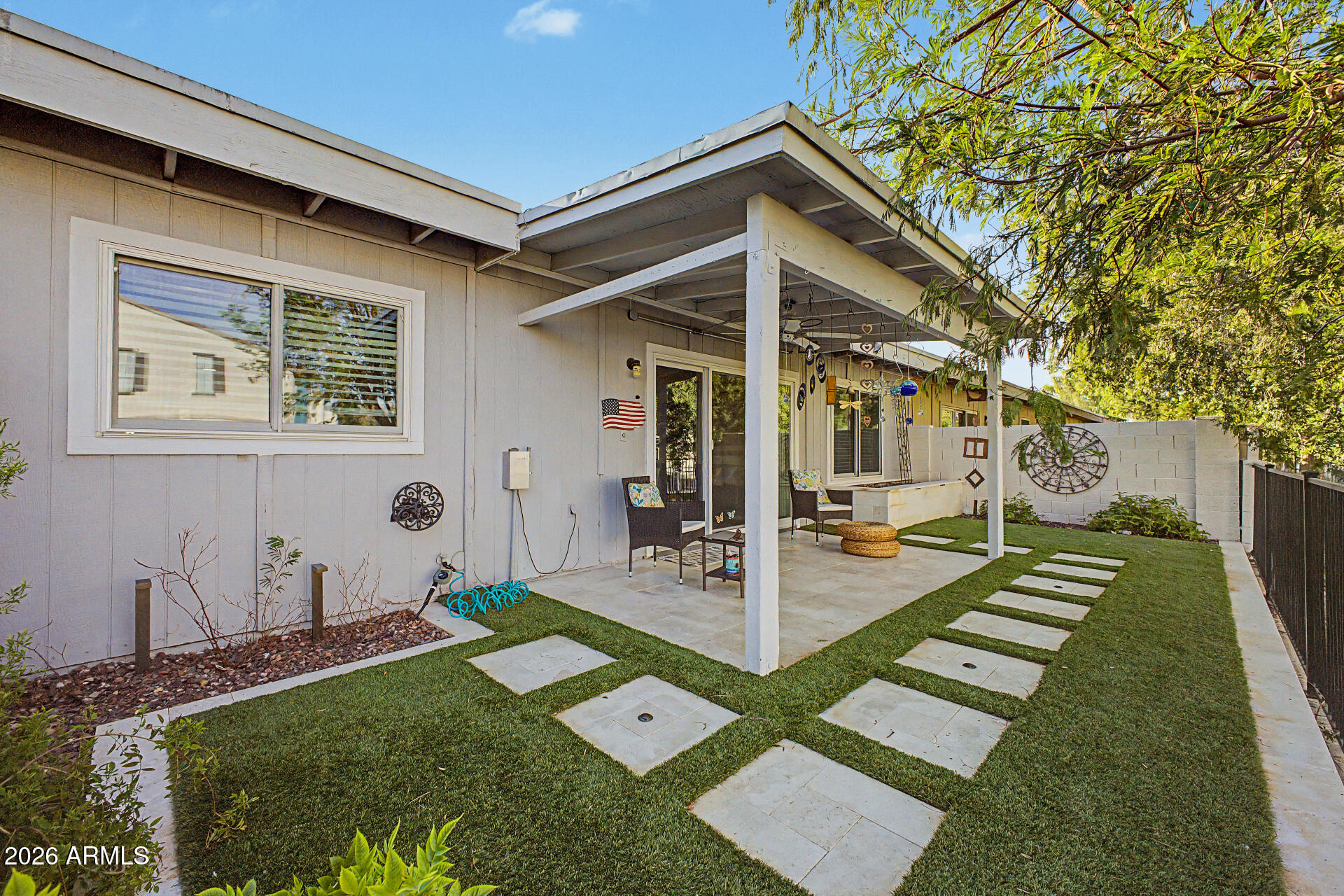 5323 S Mitchell Drive — photo