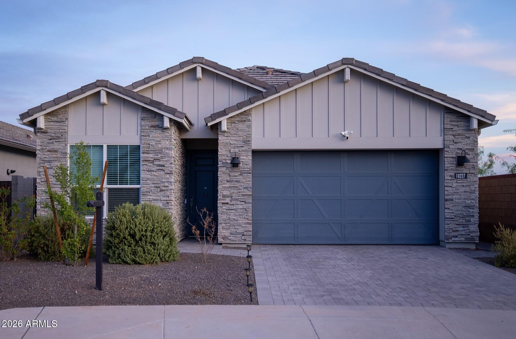 10227 W Salter Drive — photo