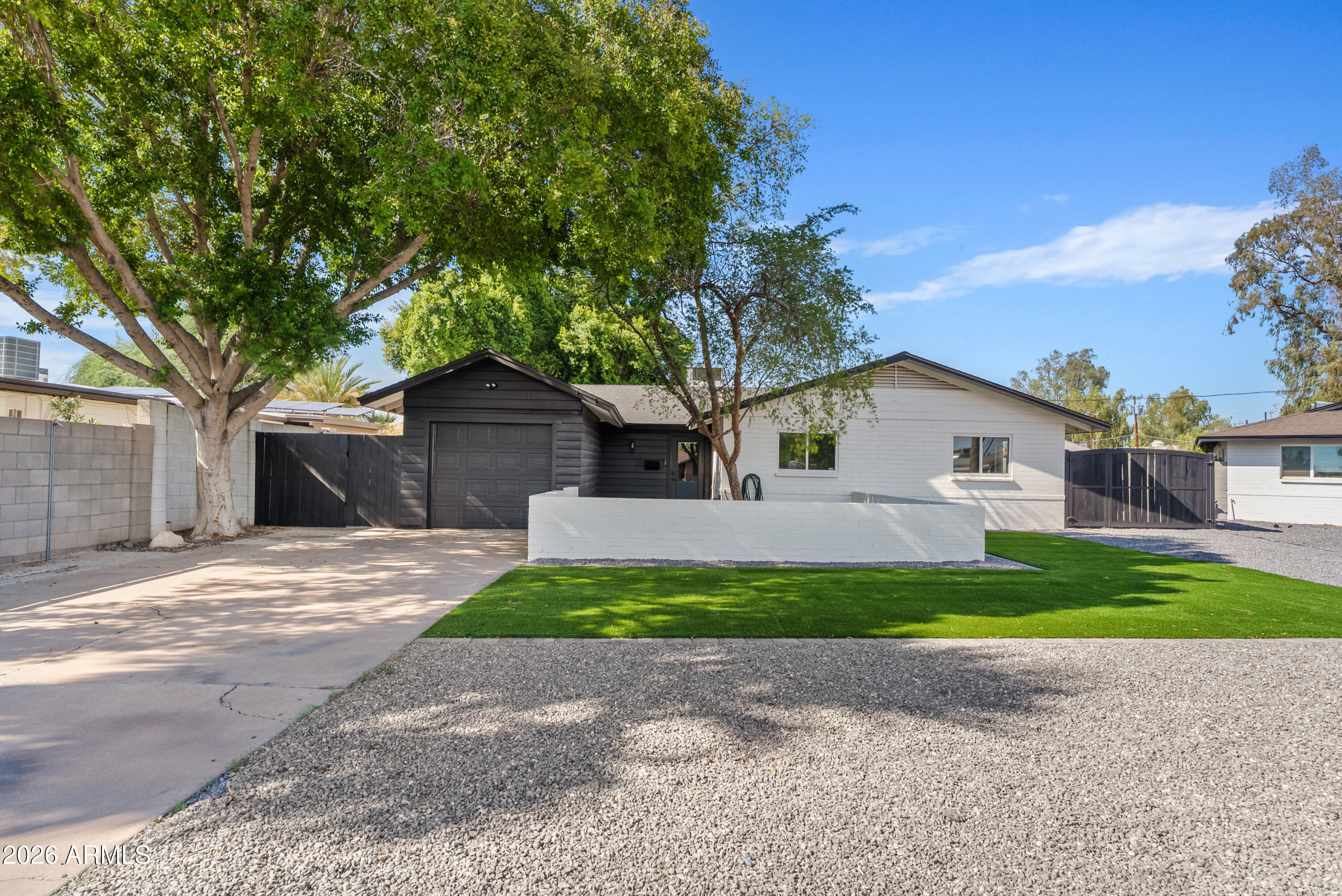 1322 E Catalina Drive — photo