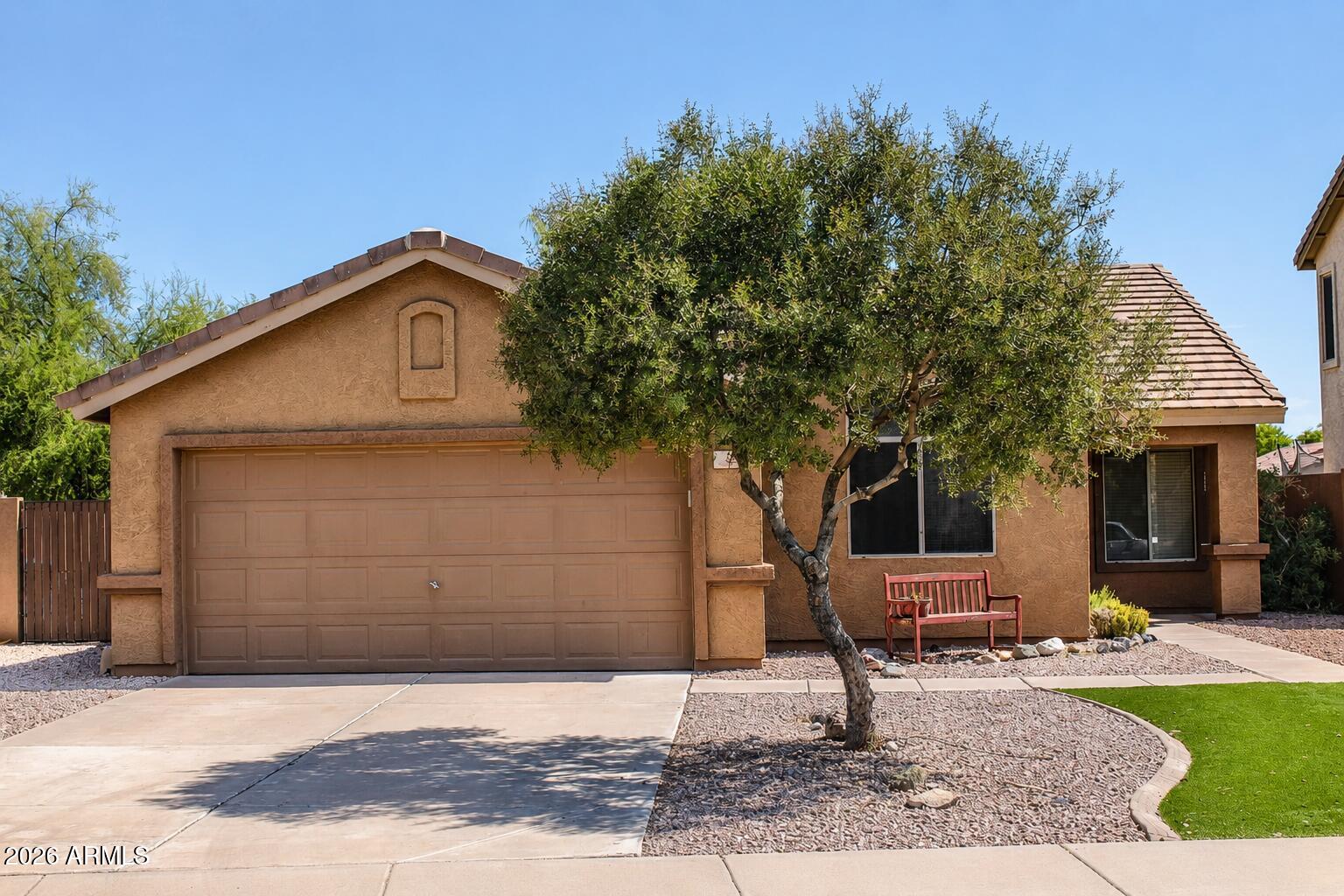 3312 E Wildhorse Drive — photo