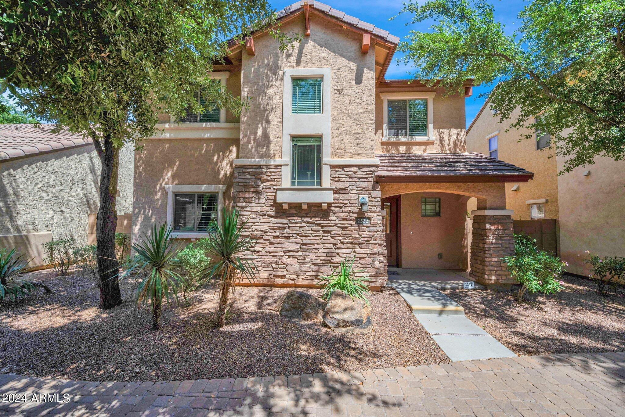 2532 E Vermont Drive — photo