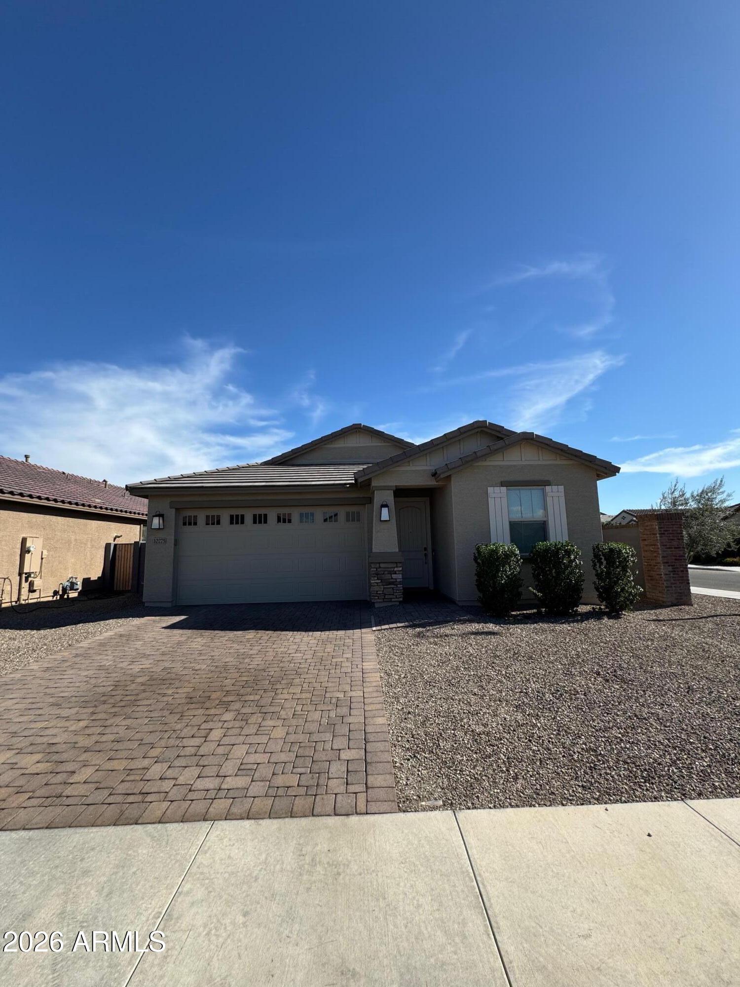 10275 W Amelia Avenue — photo