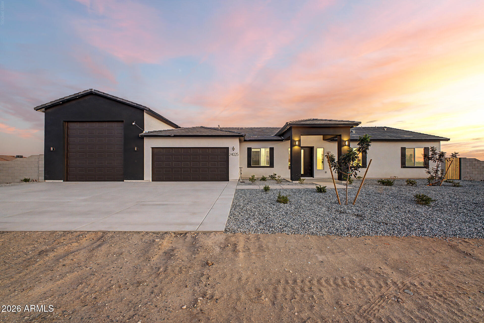 24025 W Beacon Lane — photo