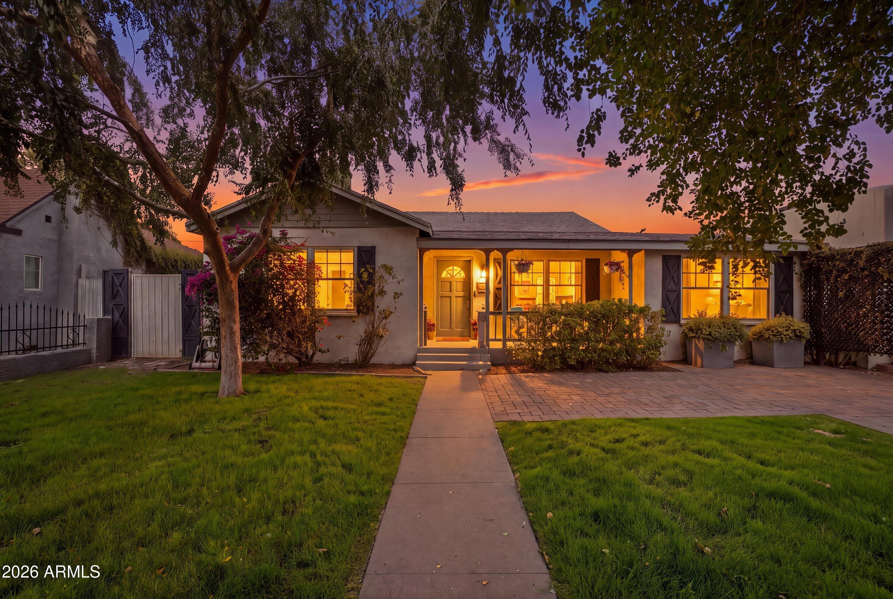 1522 W Willetta Street — photo