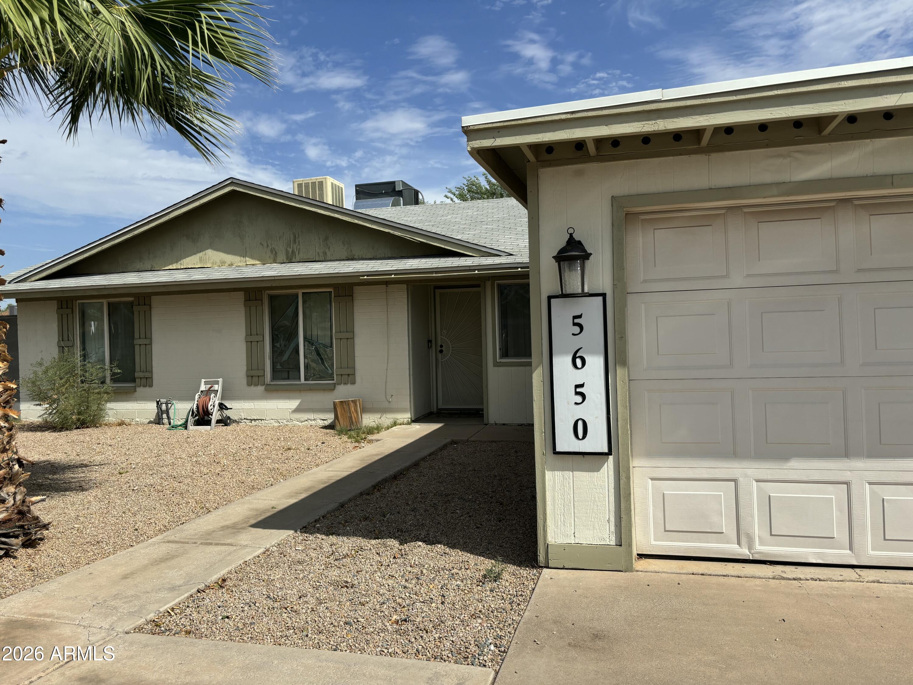 5650 W Sunnyslope Lane — photo