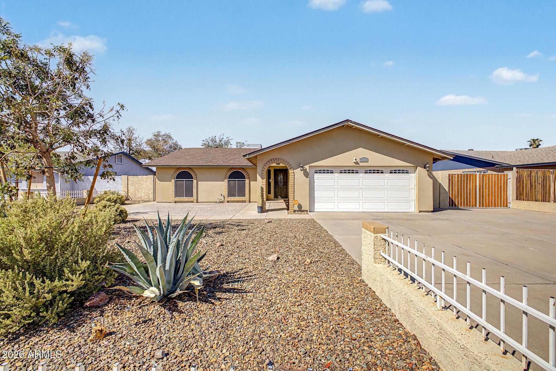 7208 W Sunnyslope Lane — photo