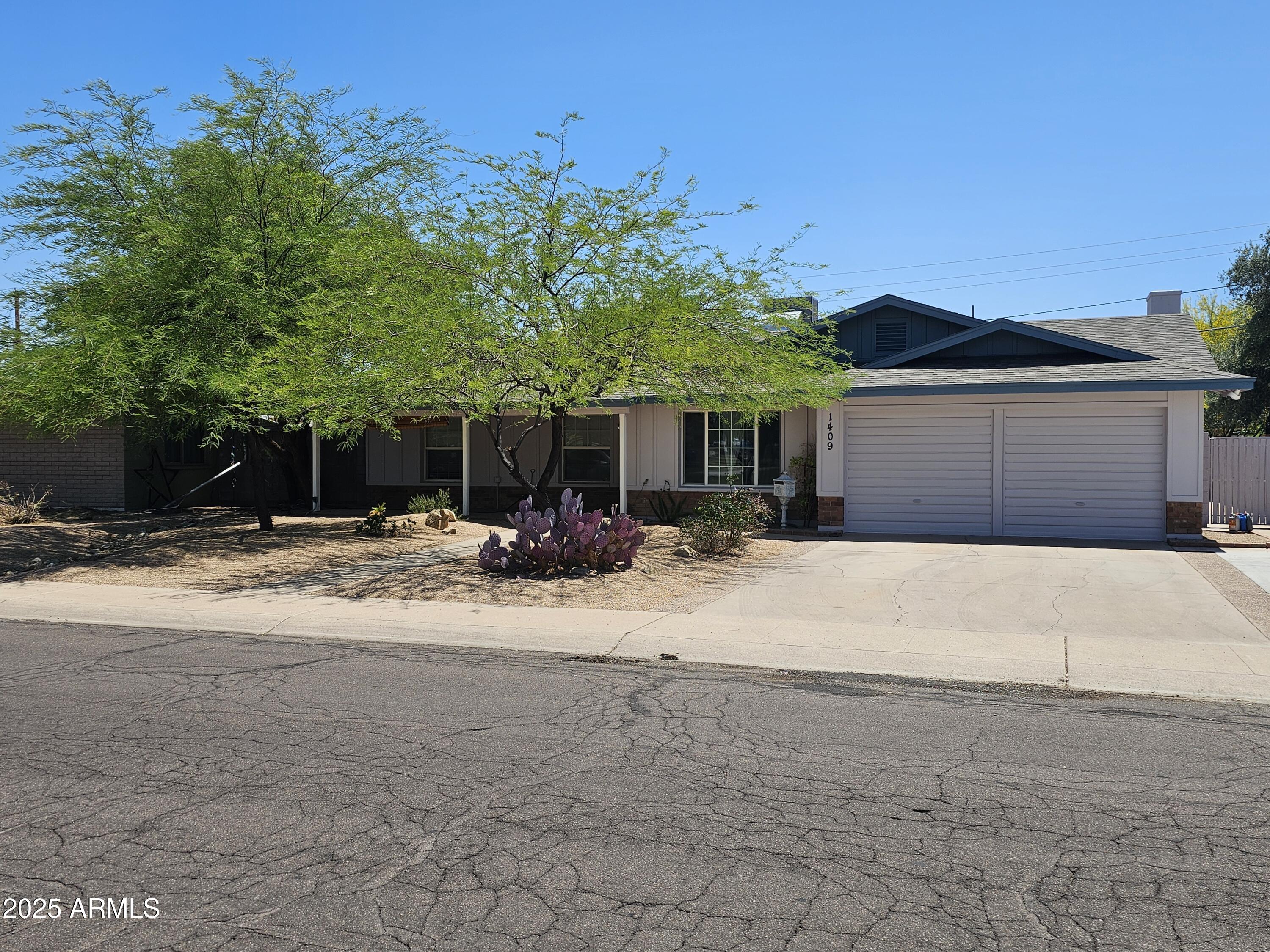 1409 E Alameda Drive — photo