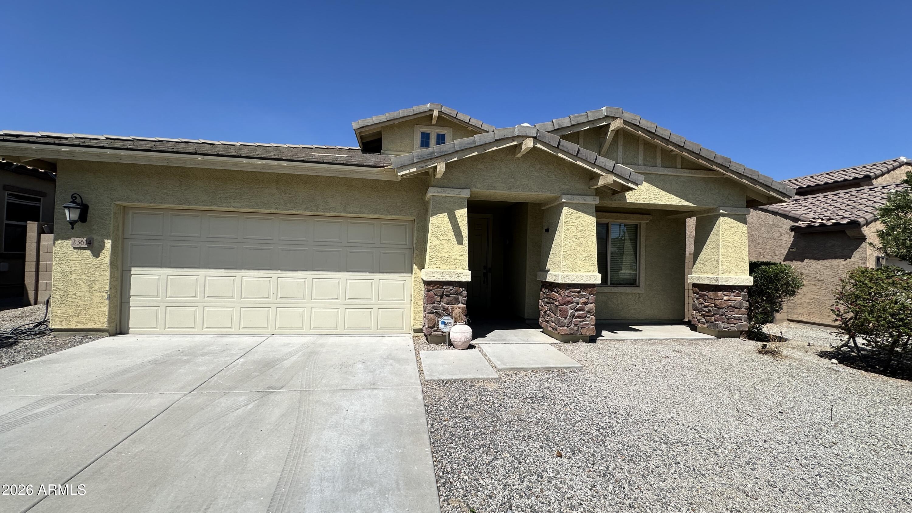 23614 W Chickasaw Street — photo