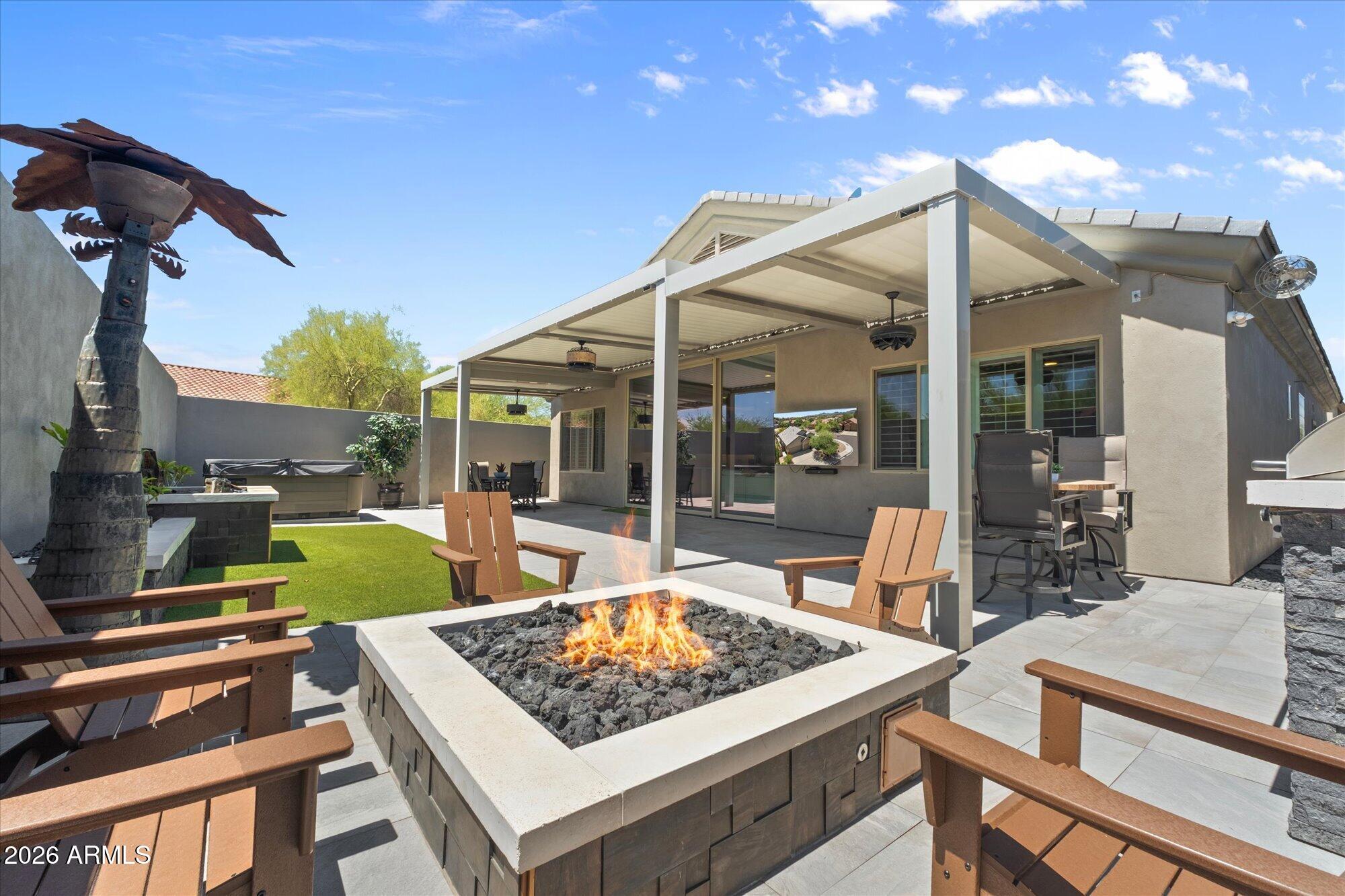10401 E Helm Drive — photo