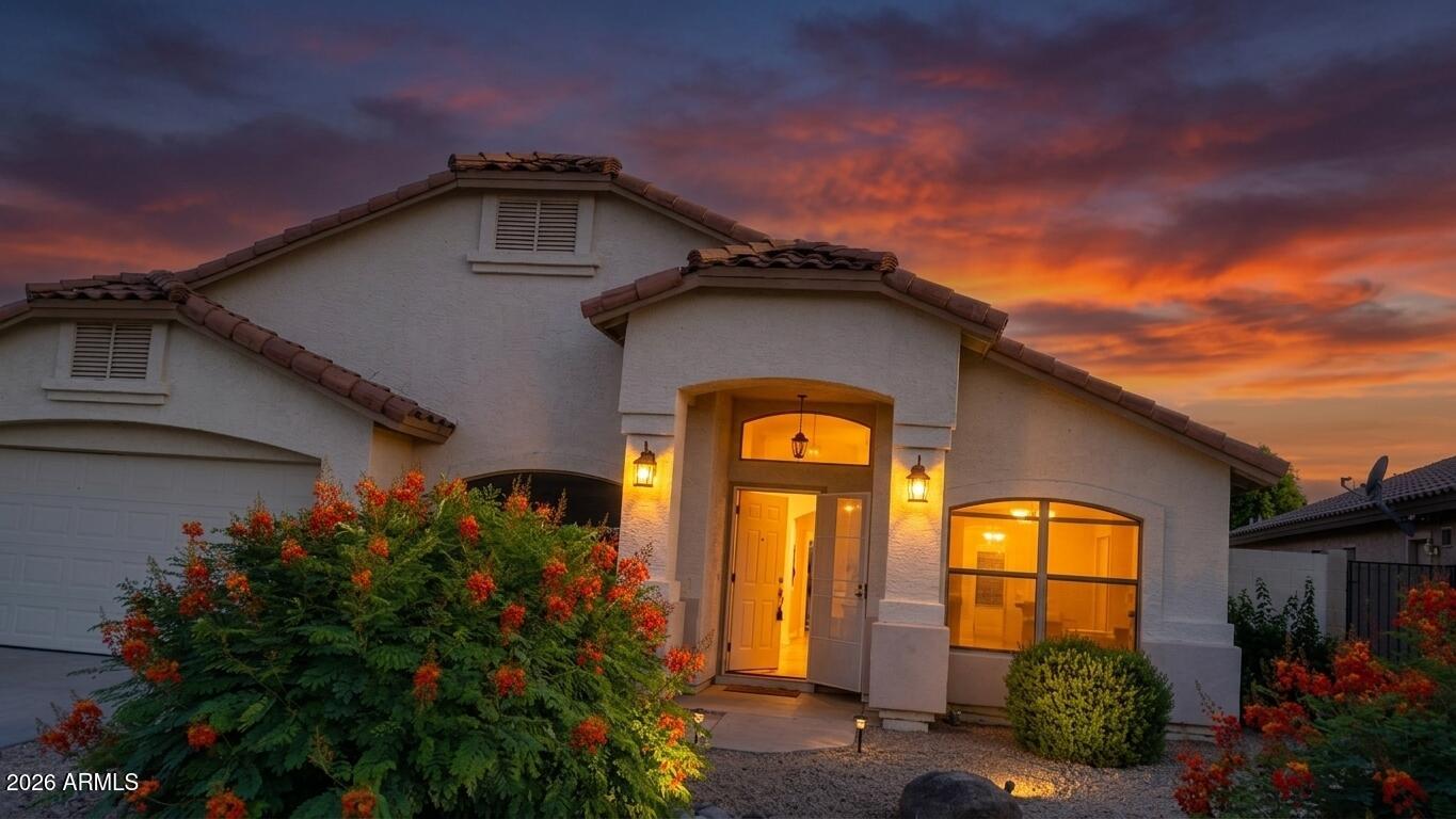 15325 W Honeysuckle Lane — photo