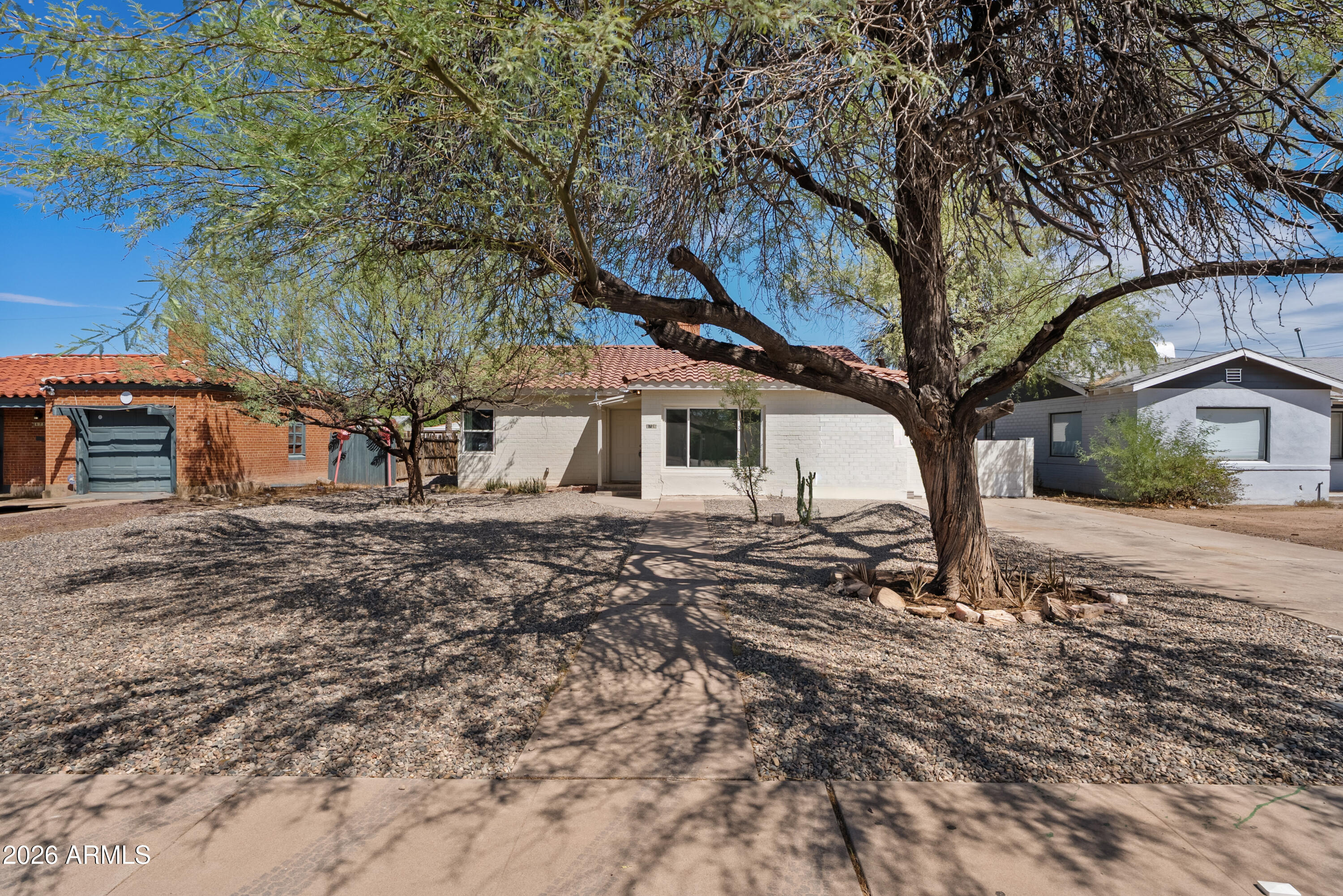 1726 E Coronado Road — photo