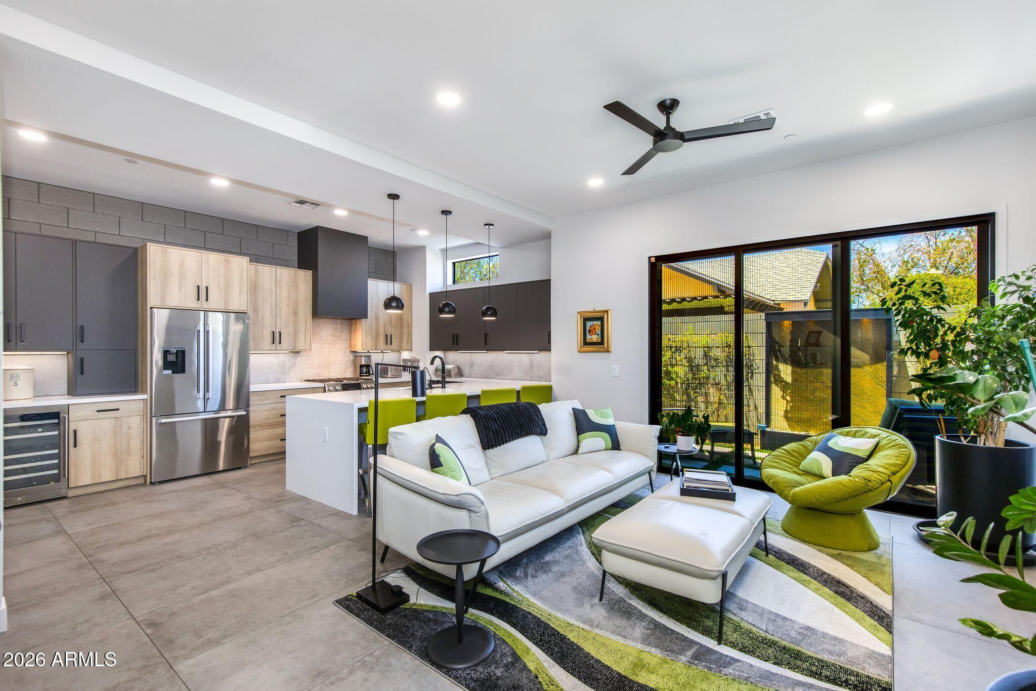 377 E Windsor Avenue 1 — photo