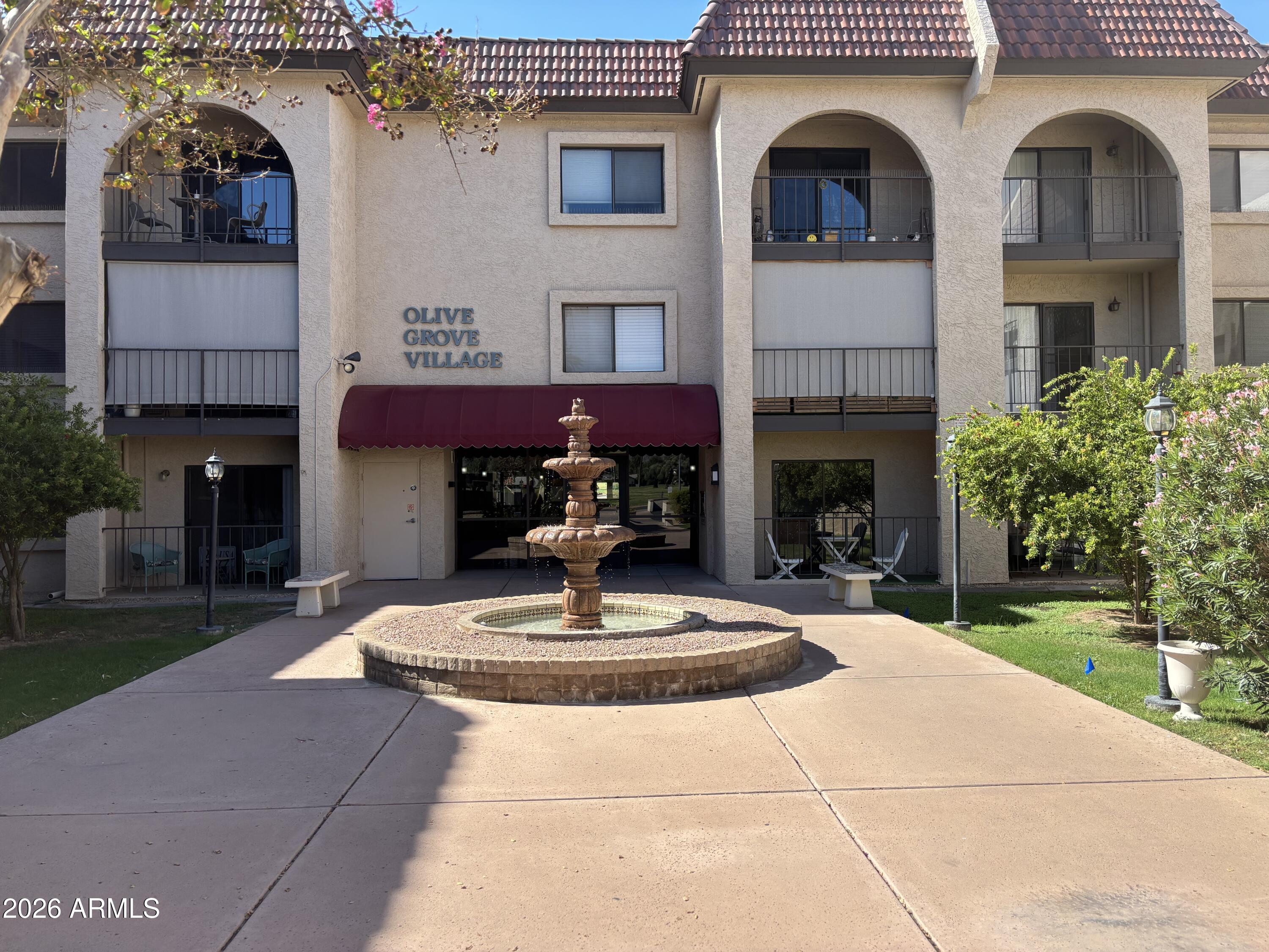 3033 E Devonshire Avenue 2017 — photo