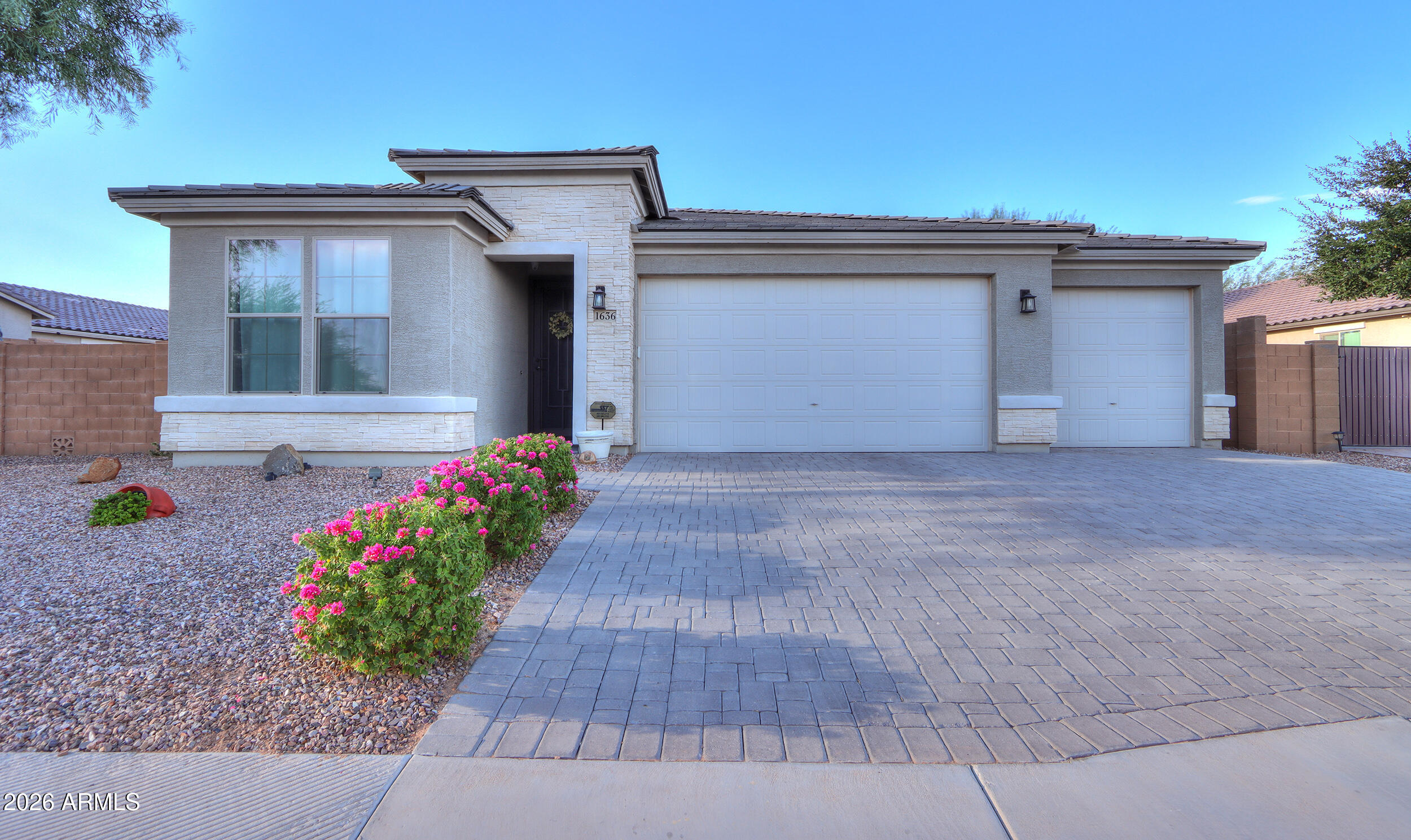 1636 E Brandon Drive — photo