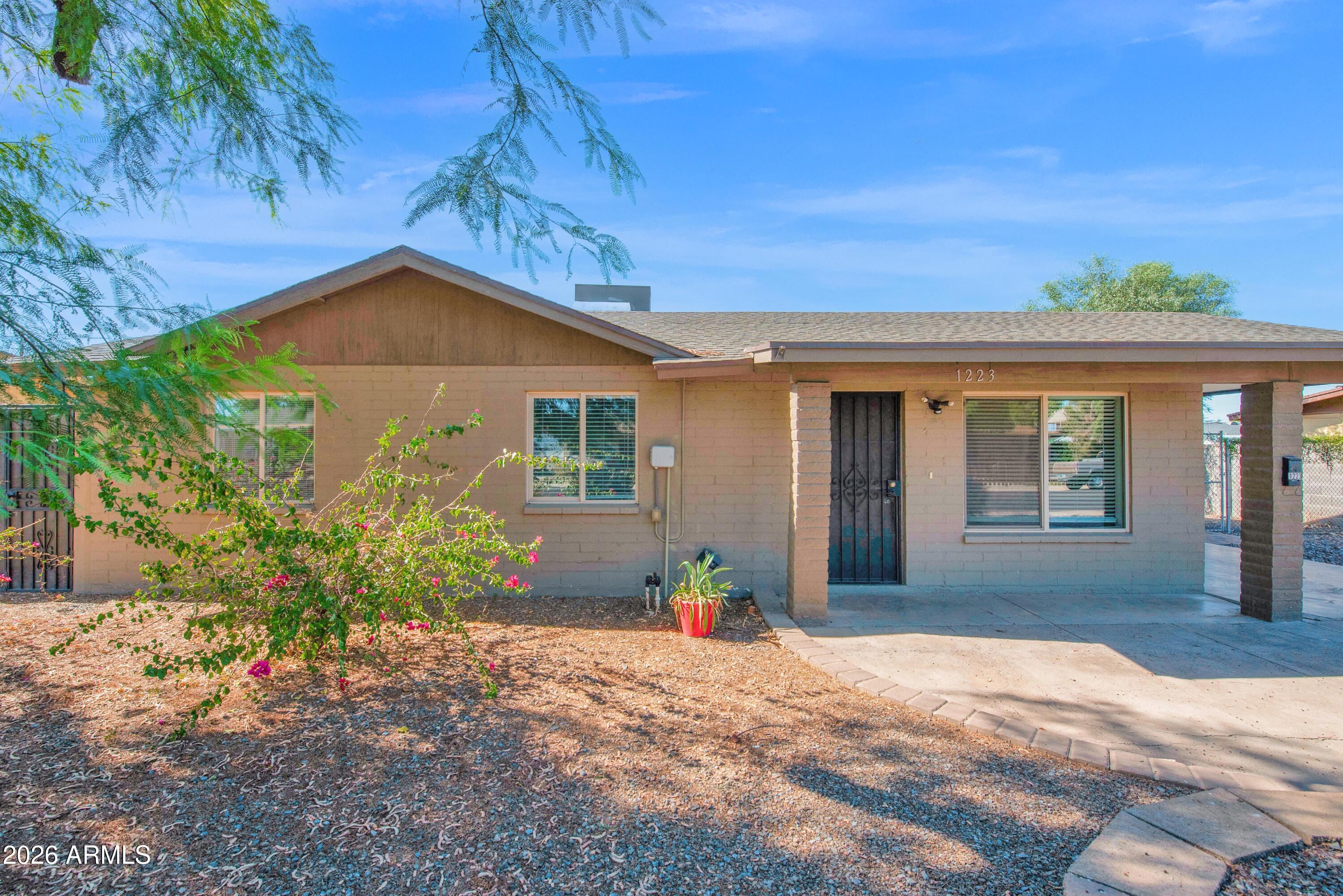 1223 E Valerie Drive — photo