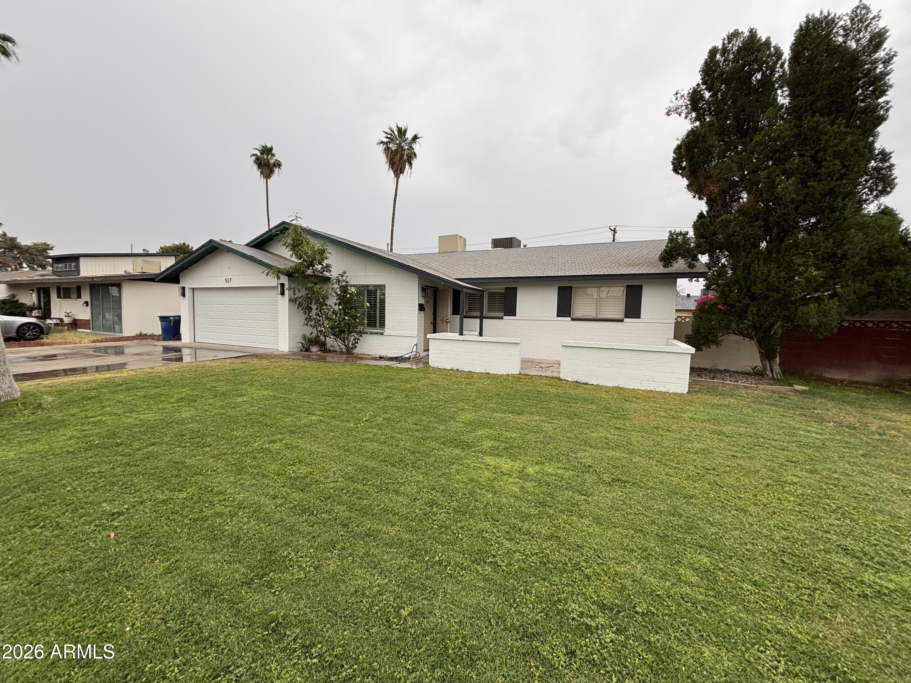 527 E Hermosa Drive — photo