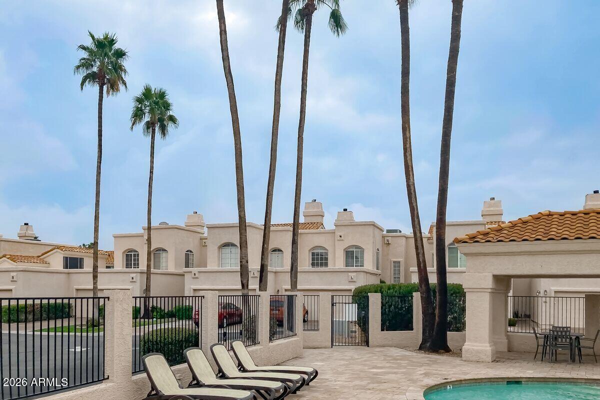 1318 W Coral Reef Drive — photo