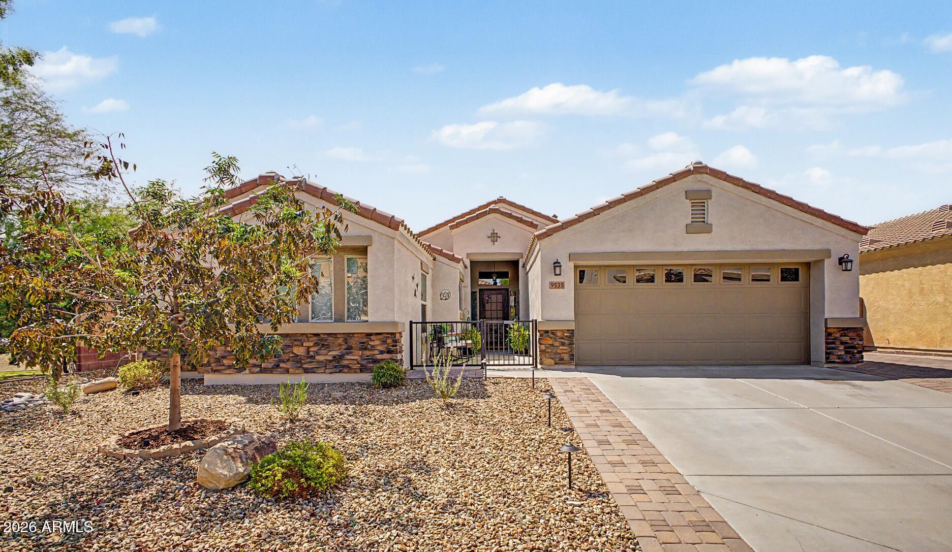 9535 W Harmony Lane — photo