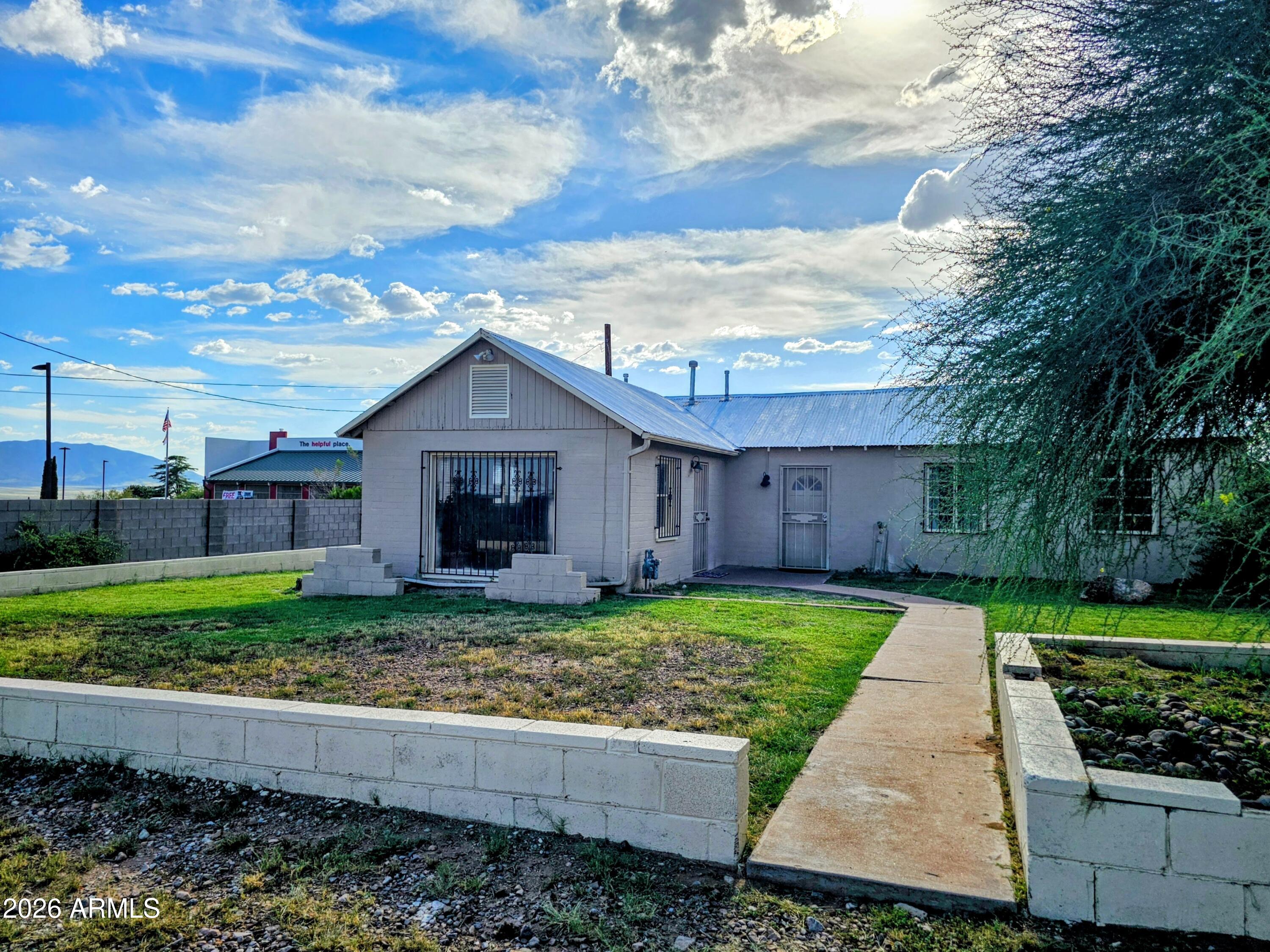 1188 S Naco Highway — photo