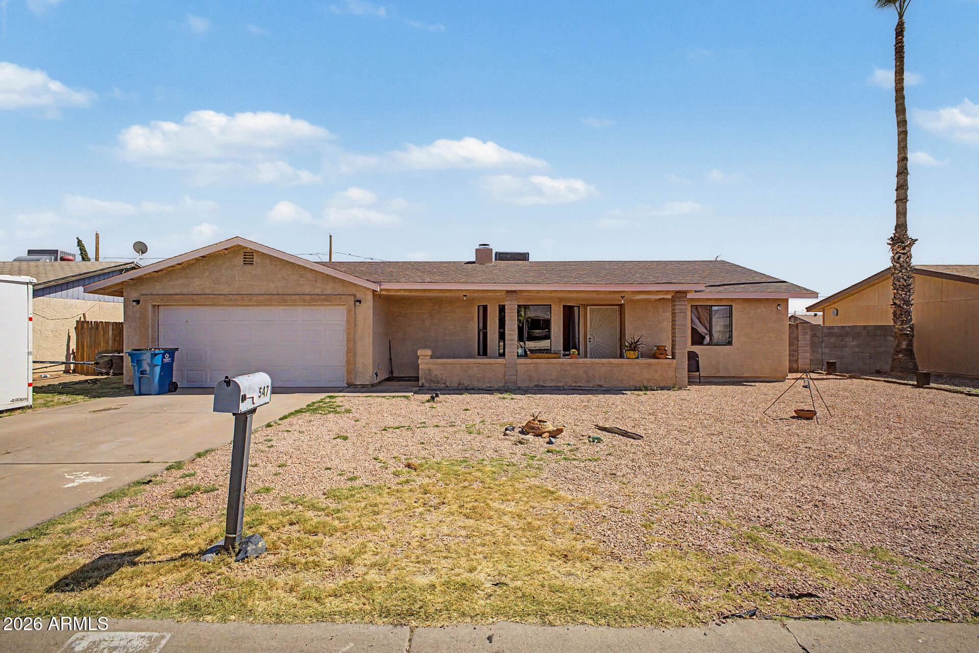 547 E Quail Avenue — photo