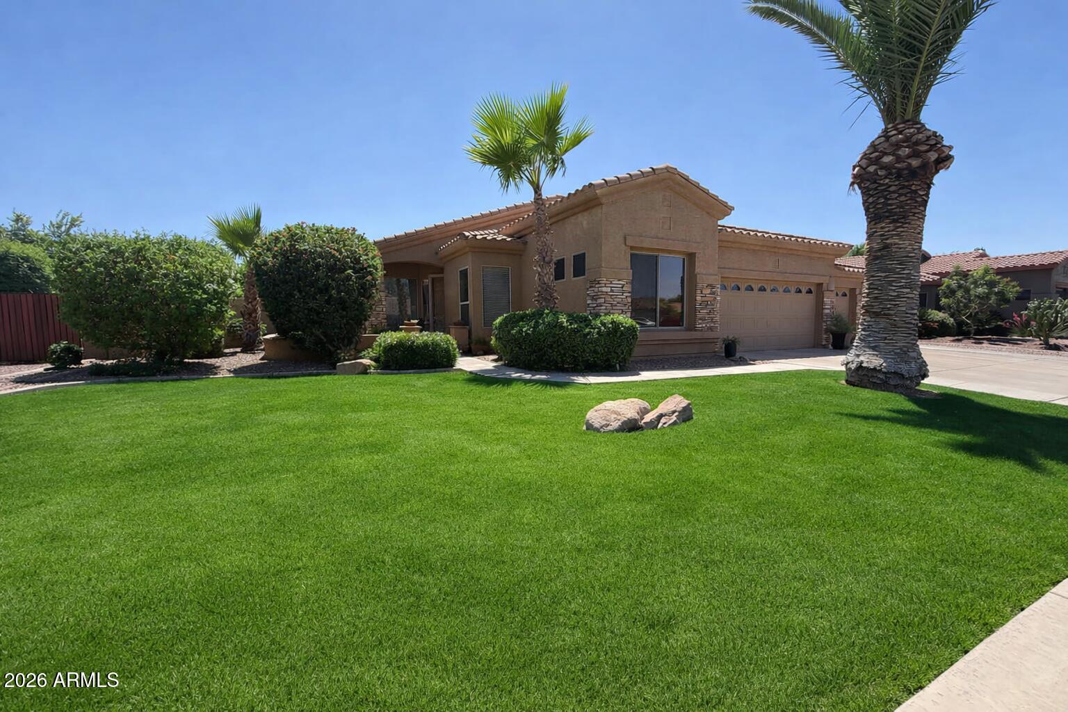 1523 E Del Rio Street — photo