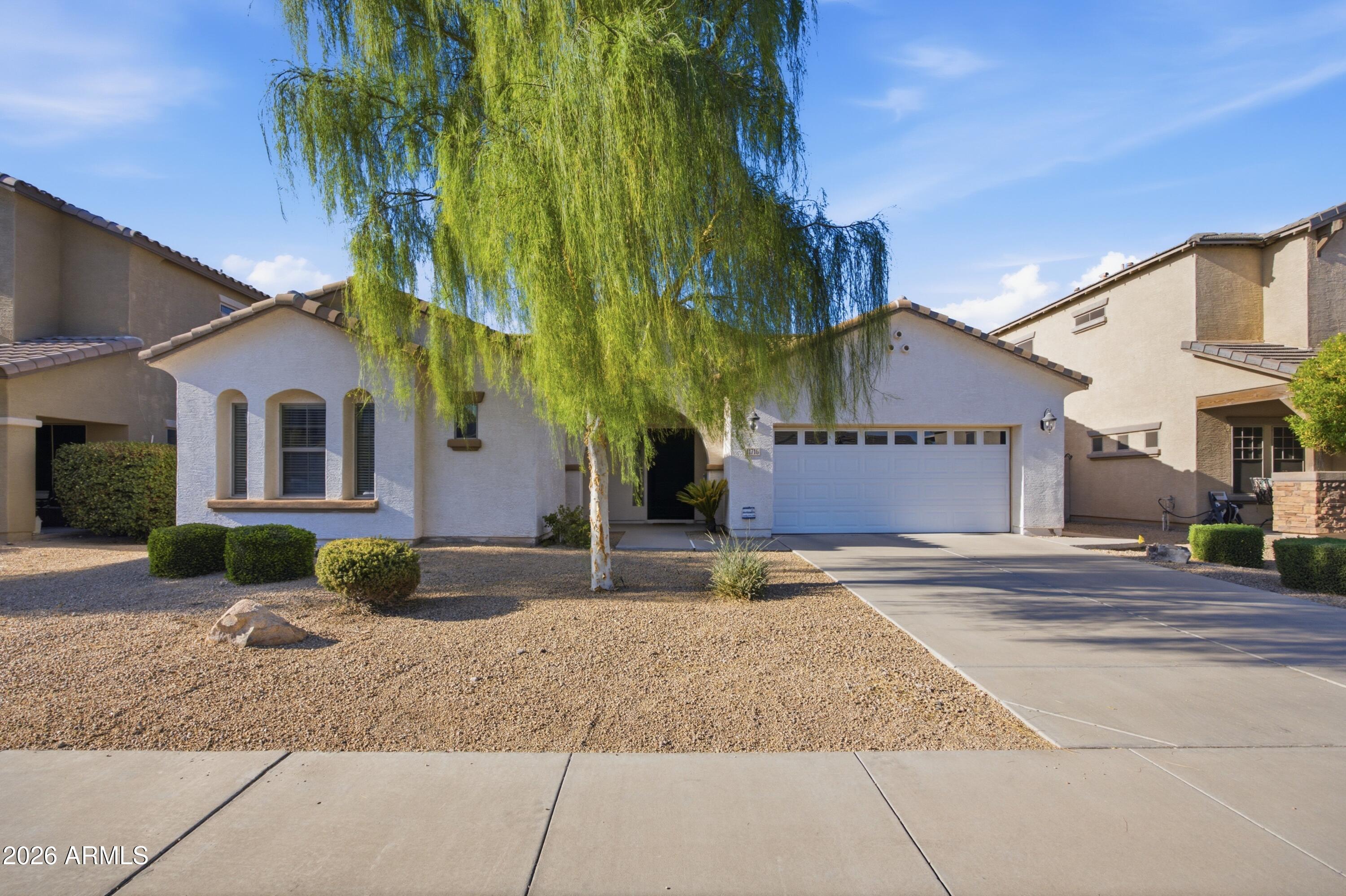11716 W Rio Vista Lane — photo